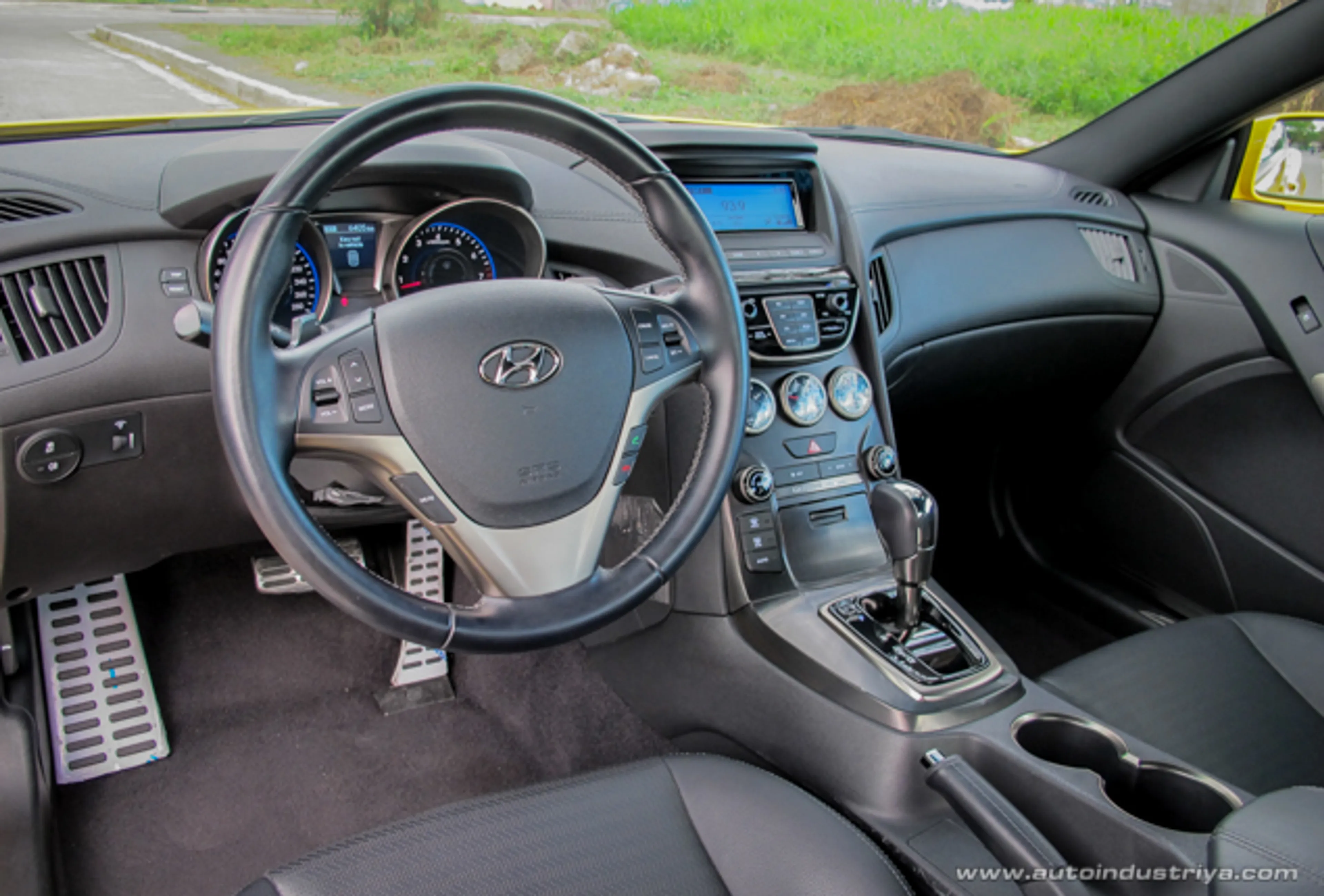 Hyundai Genesis Coupe thumbnail 3