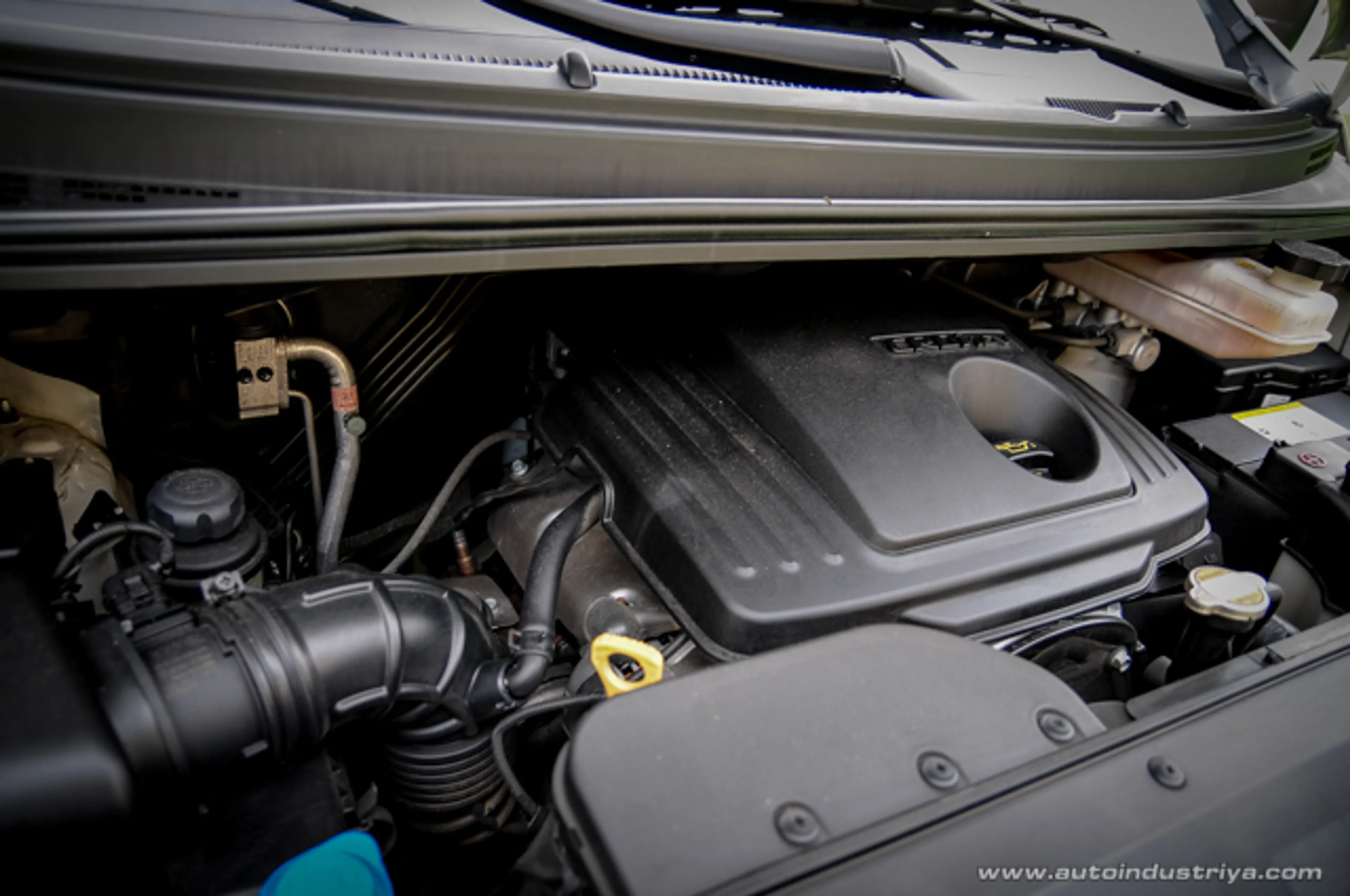 2015 Hyundai Grand Starex TCI GLS (10 seater) AT thumbnail 4