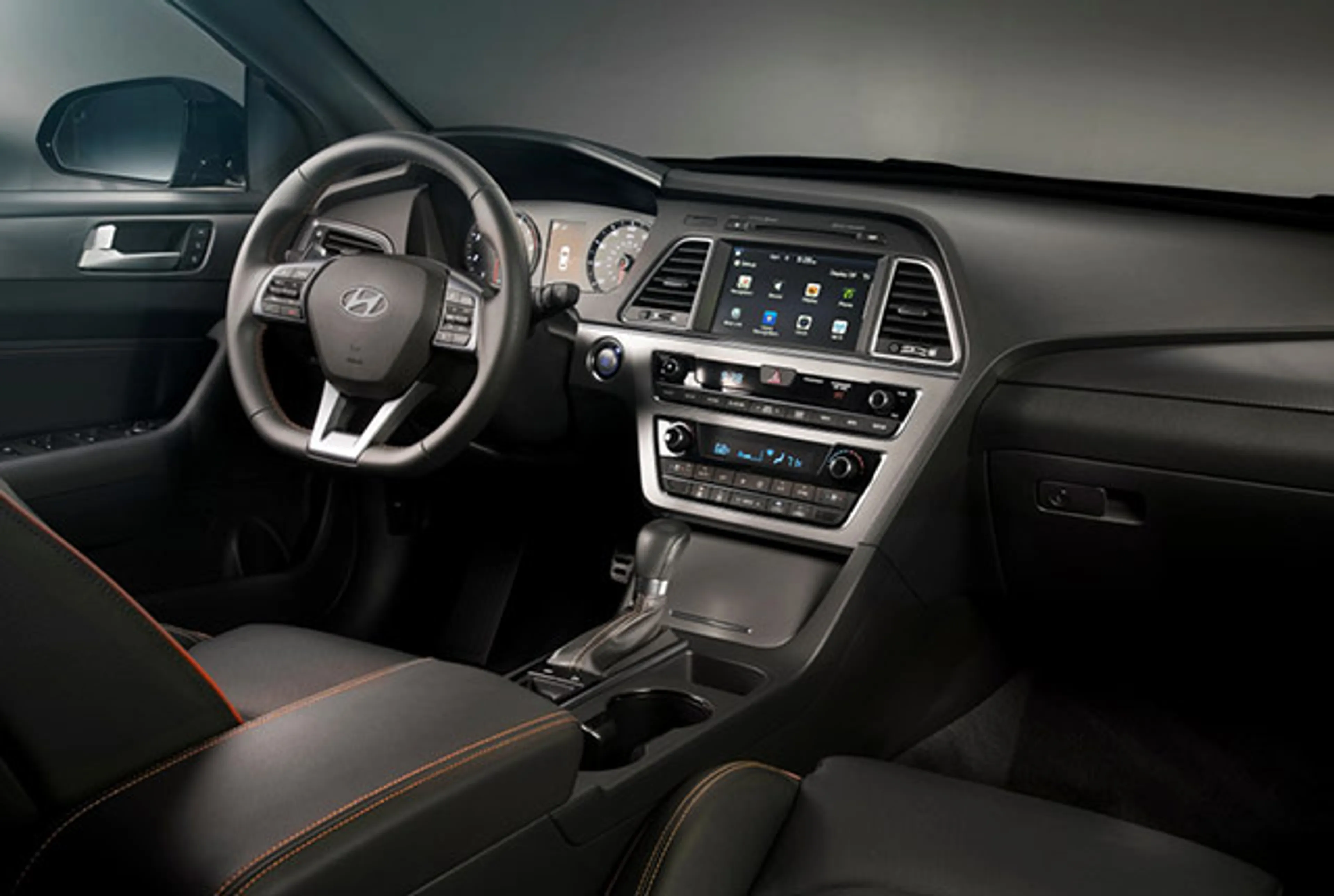 Hyundai Sonata thumbnail 3