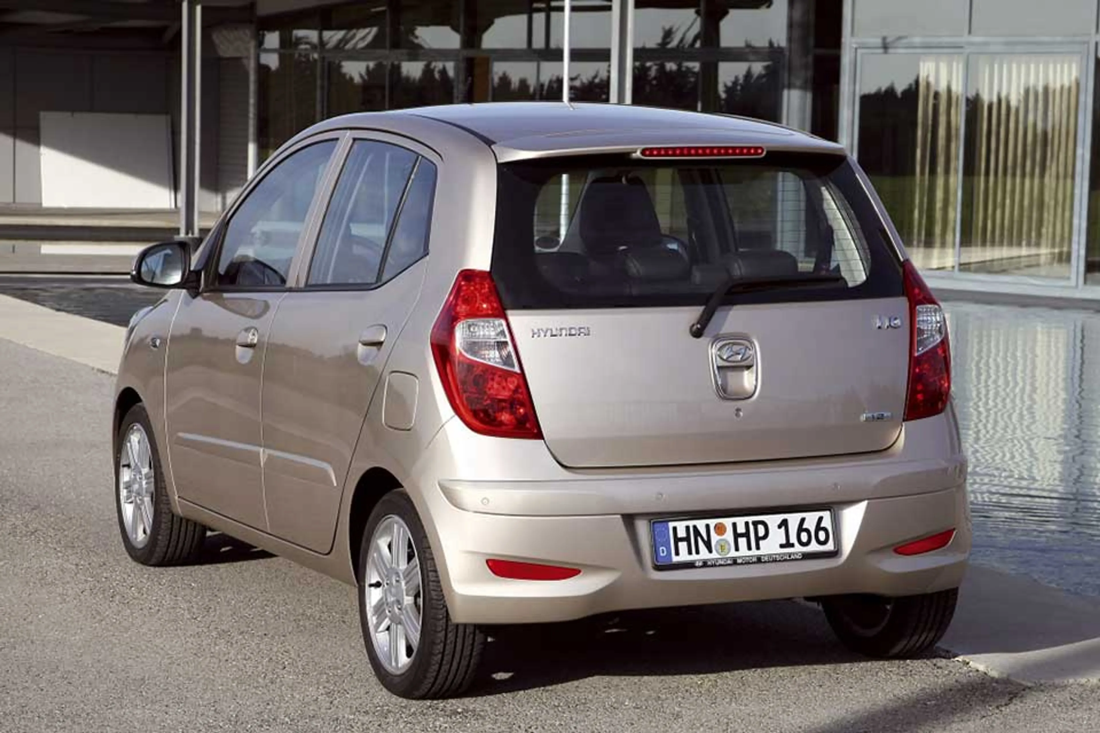 Hyundai i10 thumbnail 2