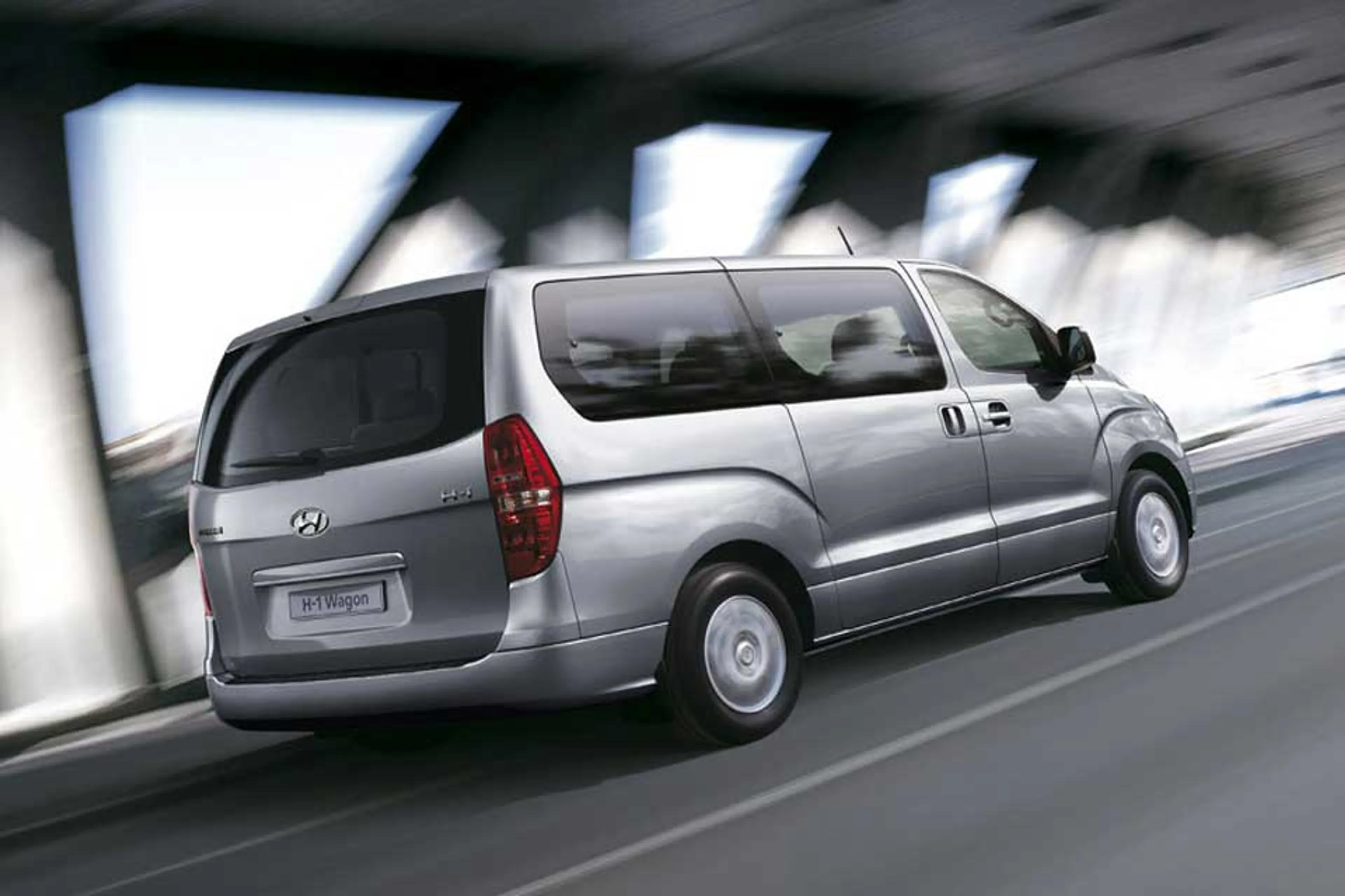 Hyundai Grand Starex thumbnail 2