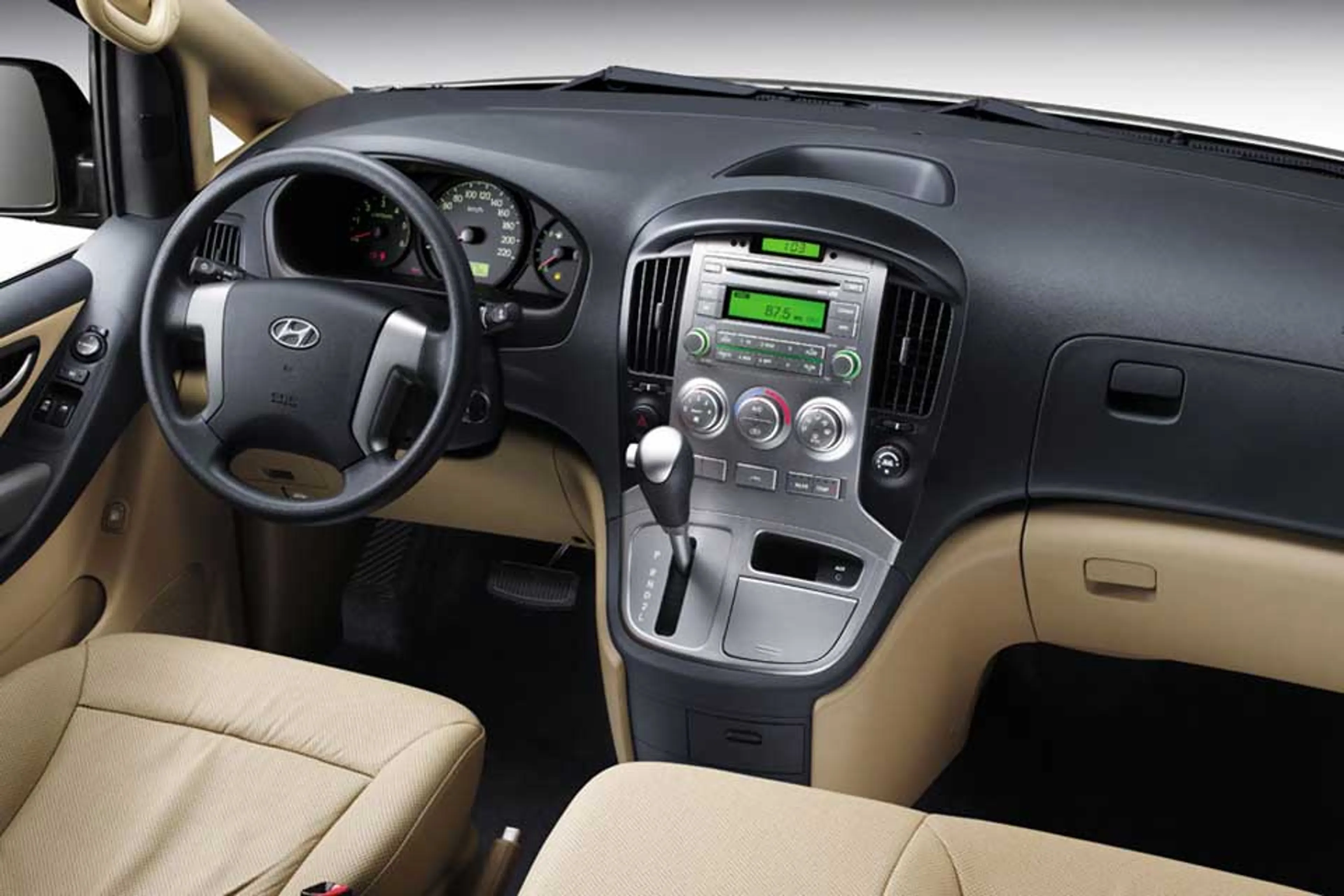 Hyundai Grand Starex thumbnail 3