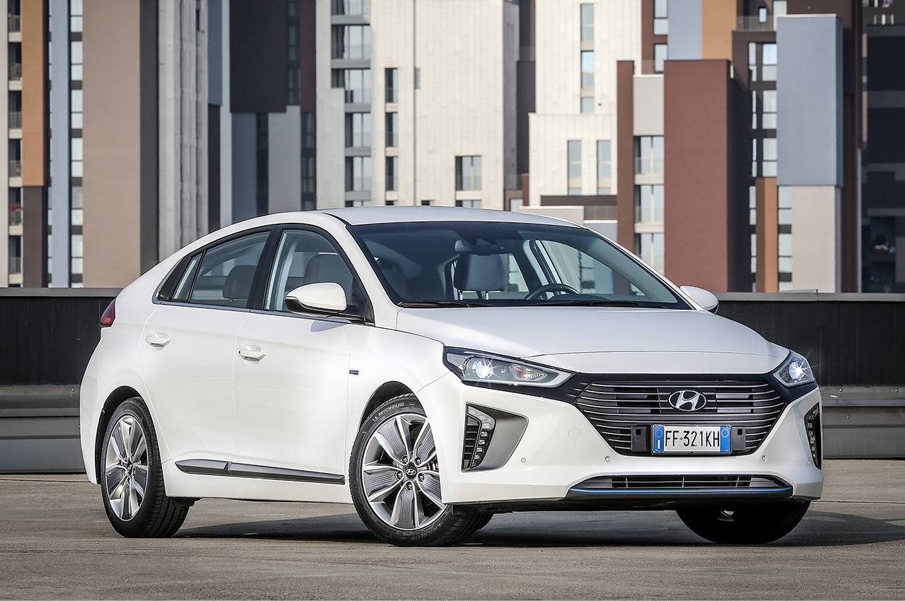 Get some jolly good deals from Hyundai all this month