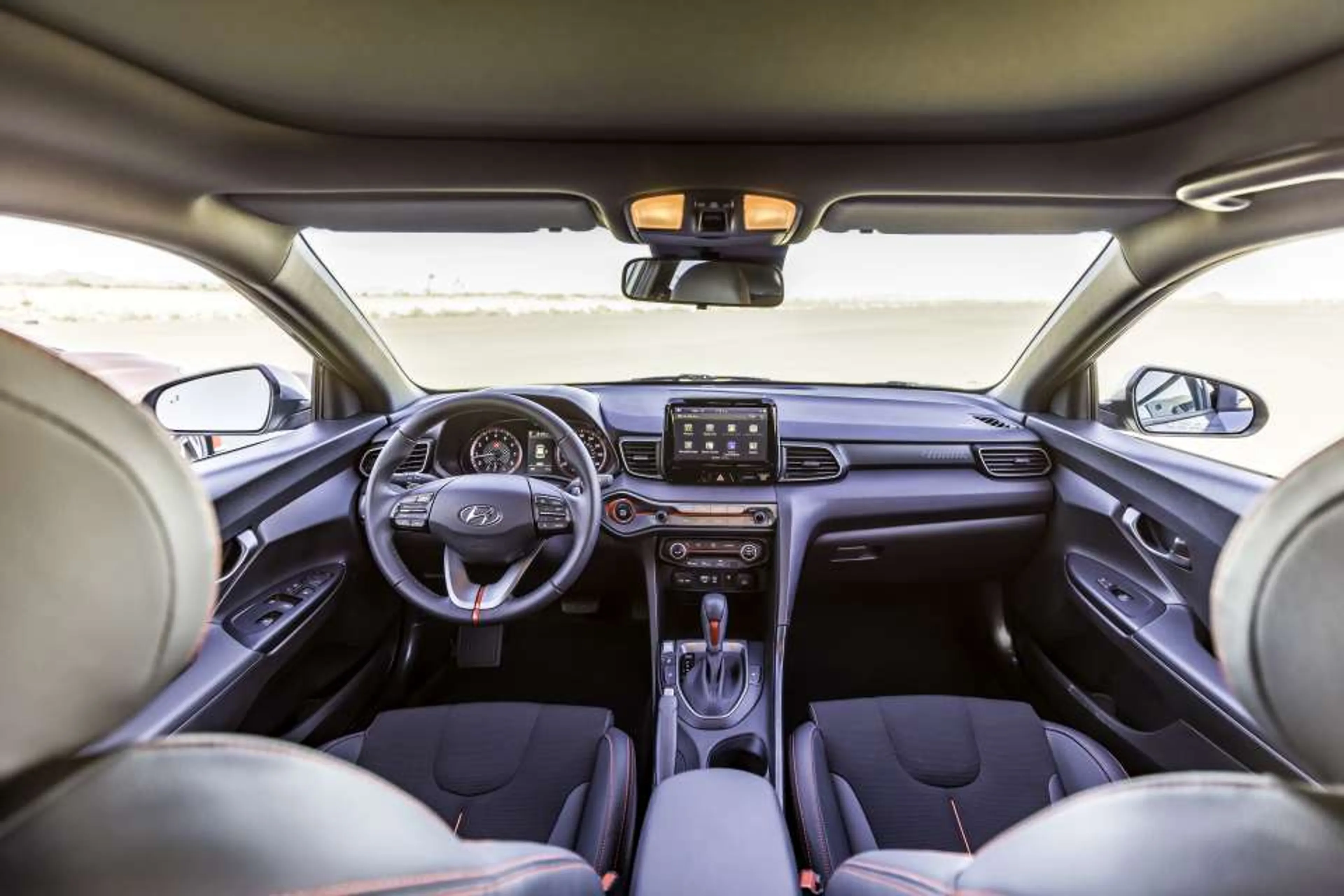 Hyundai Veloster thumbnail 3