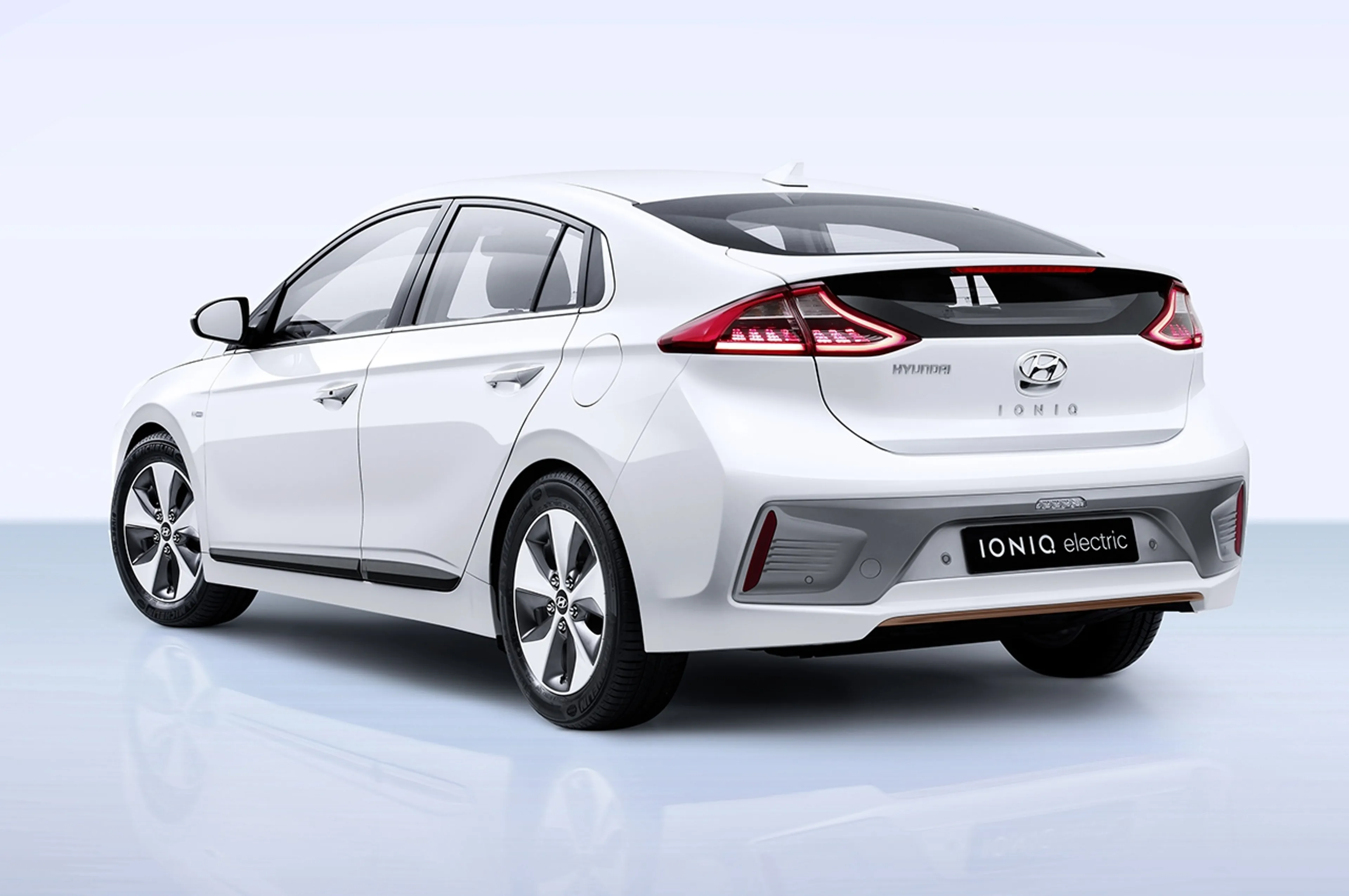 Hyundai Ioniq Electric thumbnail 2