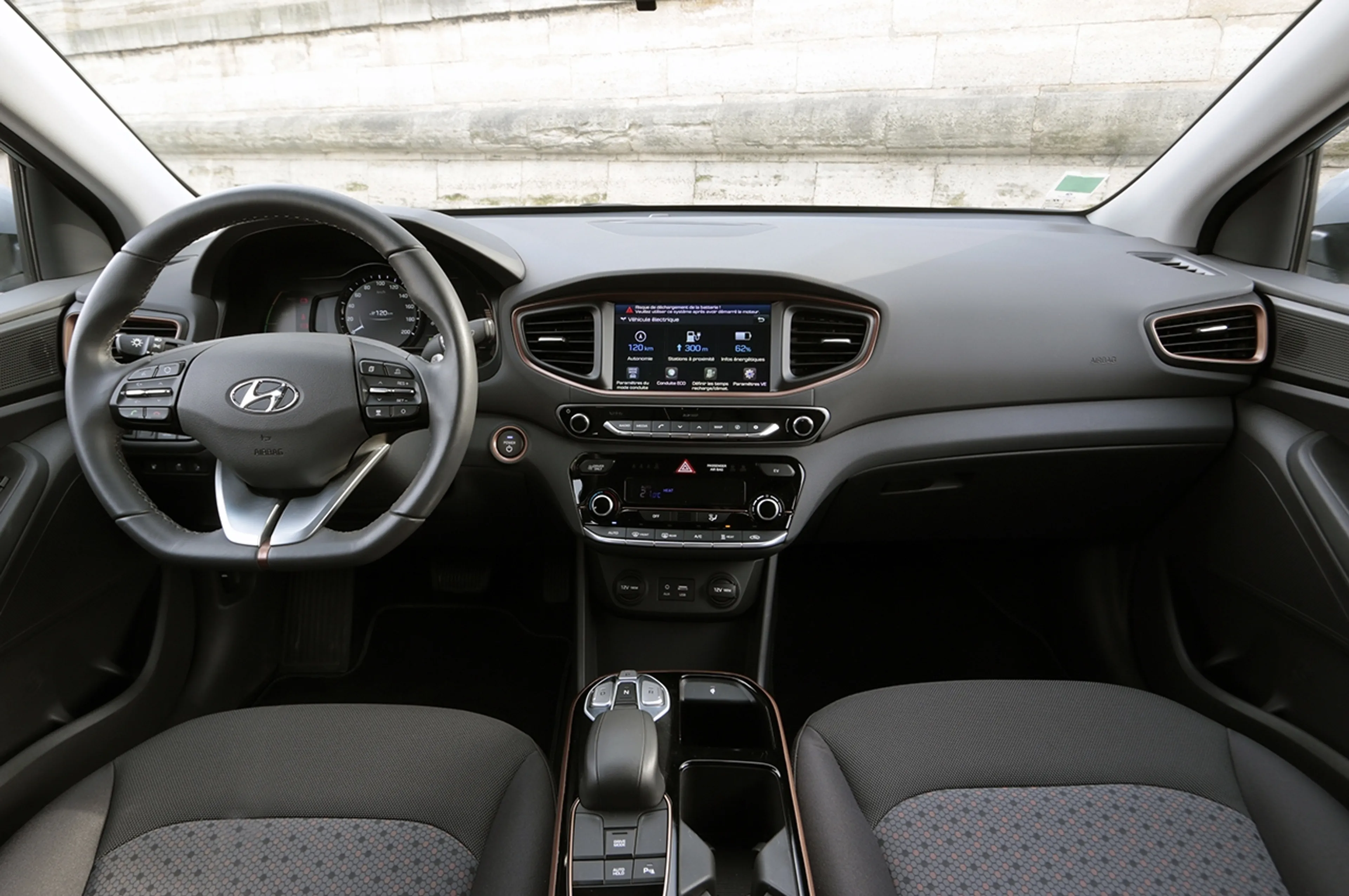 Hyundai Ioniq Electric thumbnail 3