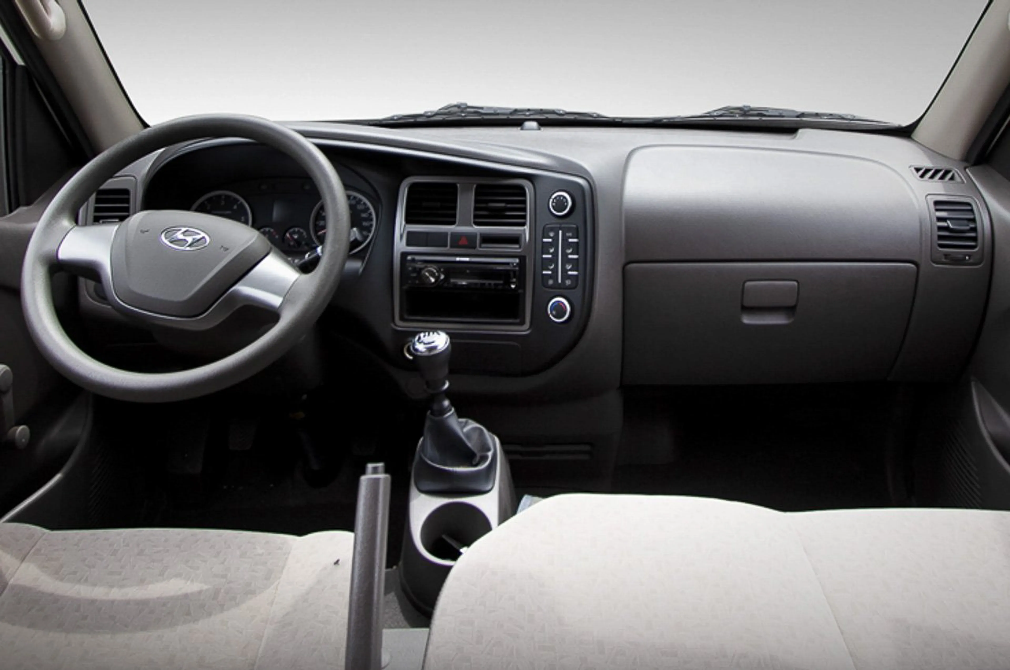 Hyundai H-100 thumbnail 3