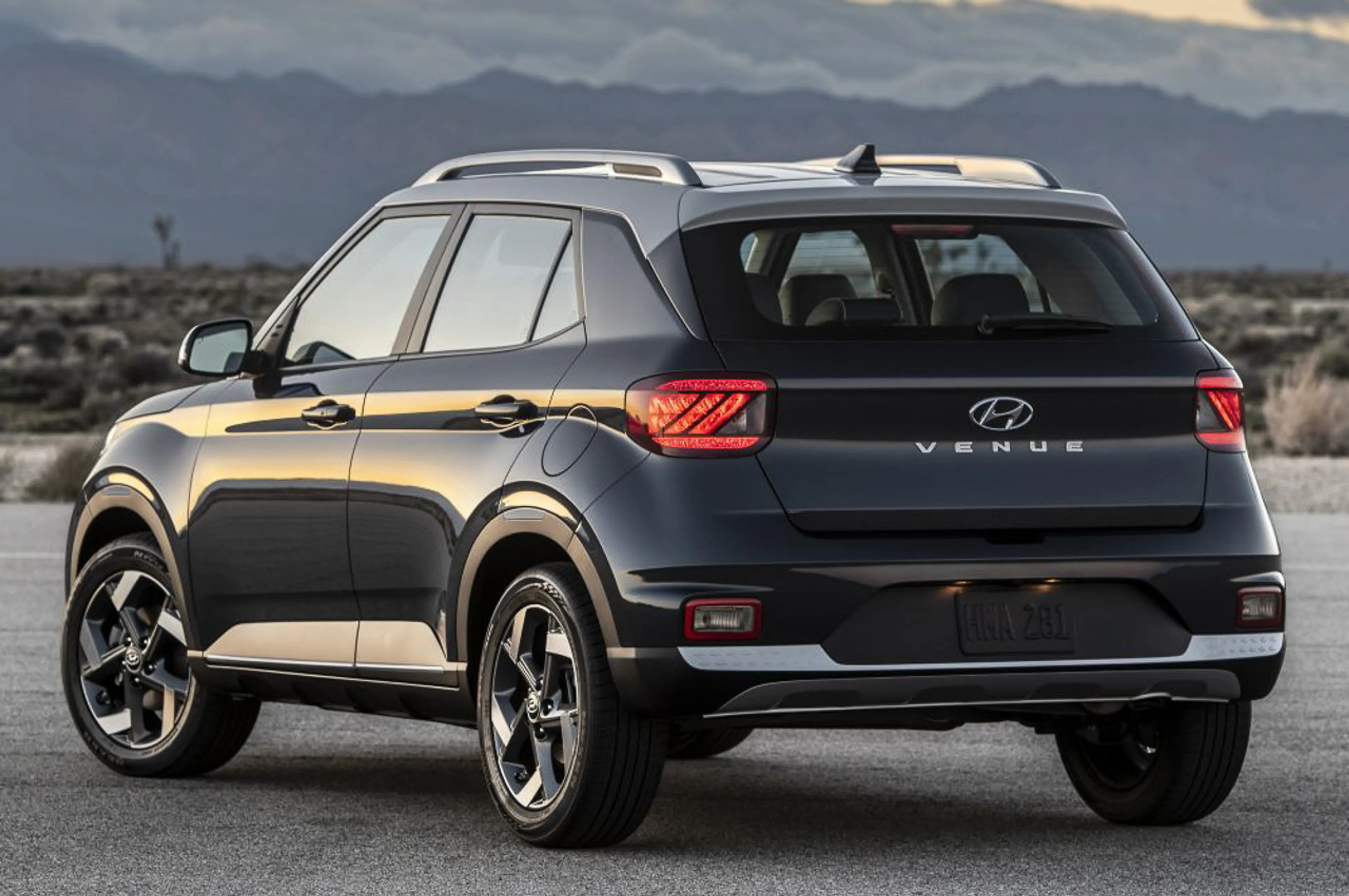 2021 Hyundai Venue 1.6 GL A/T thumbnail 2