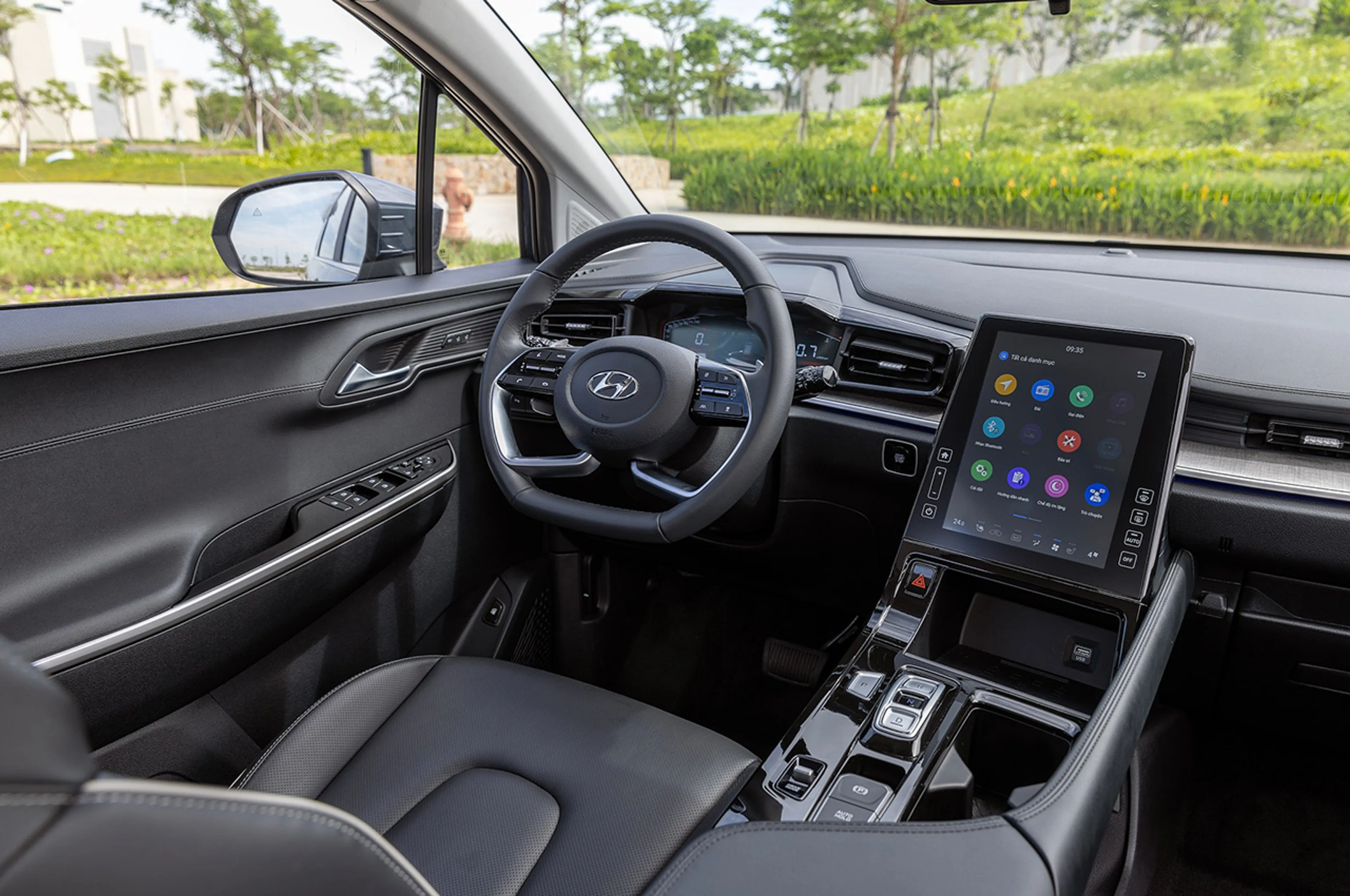 Hyundai Custin thumbnail 3