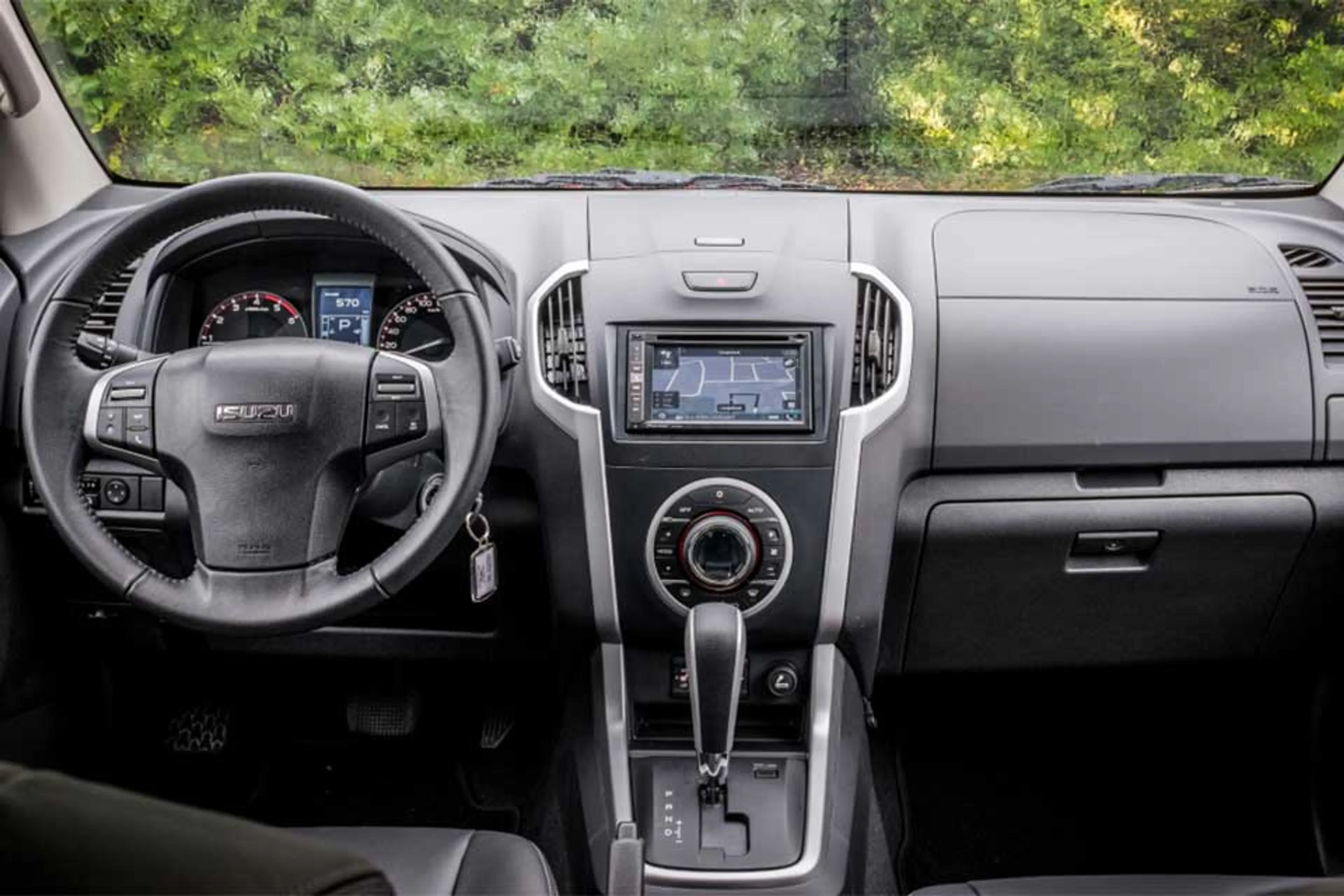 2017 Isuzu D-Max LS 3.0 4x2 MT thumbnail 3