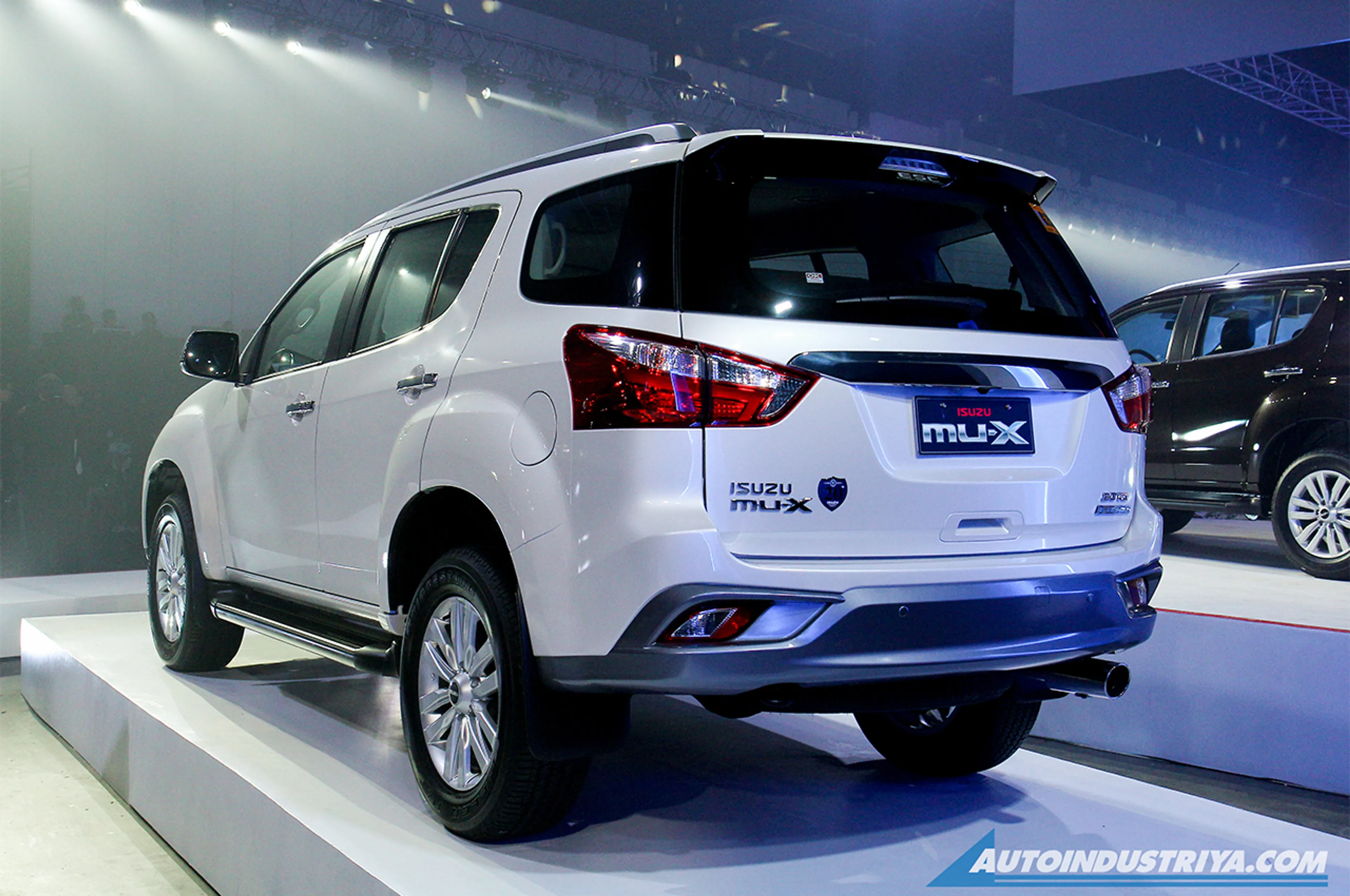 2018 Isuzu mu-X LS 4x2 RZ4E MT thumbnail 2