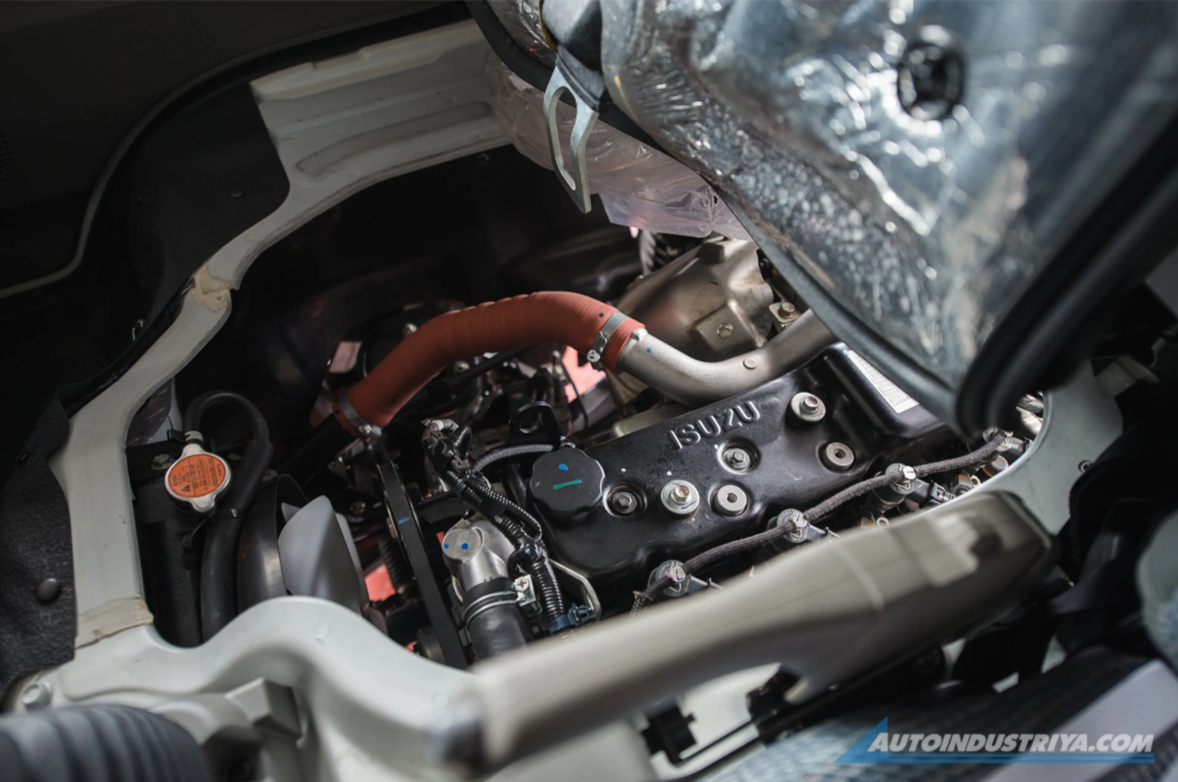 Isuzu Traviz thumbnail 4