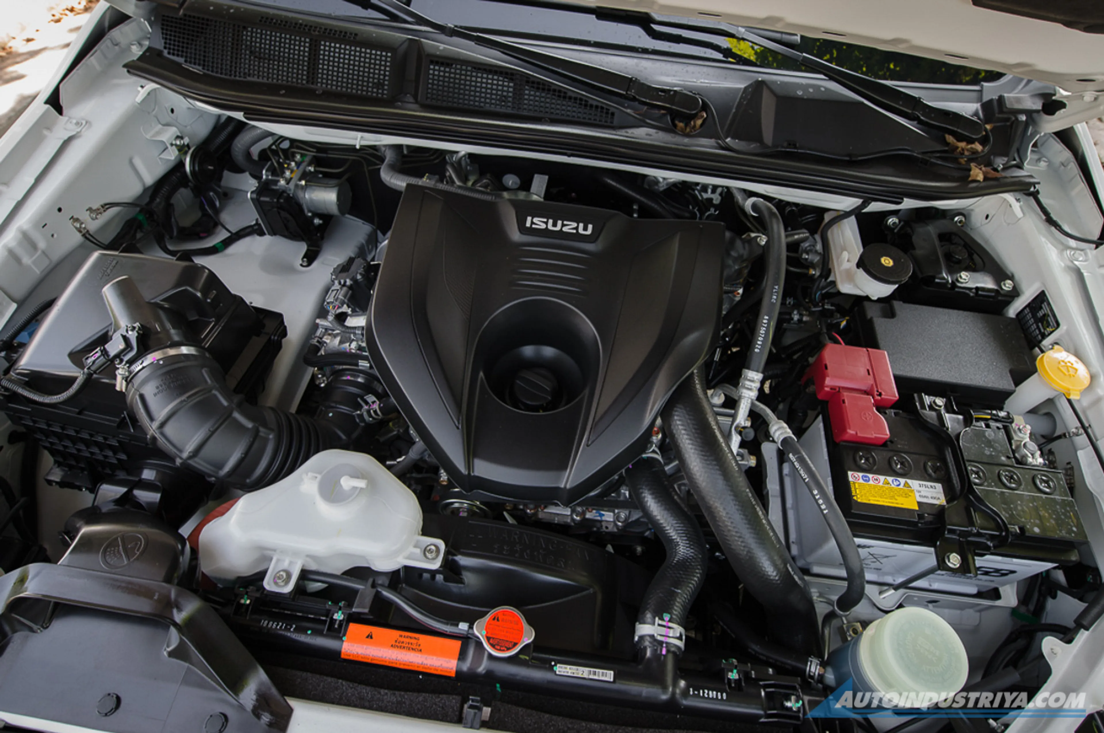 2022 Isuzu mu-X RZ4E 4x2 LS A/T thumbnail 4