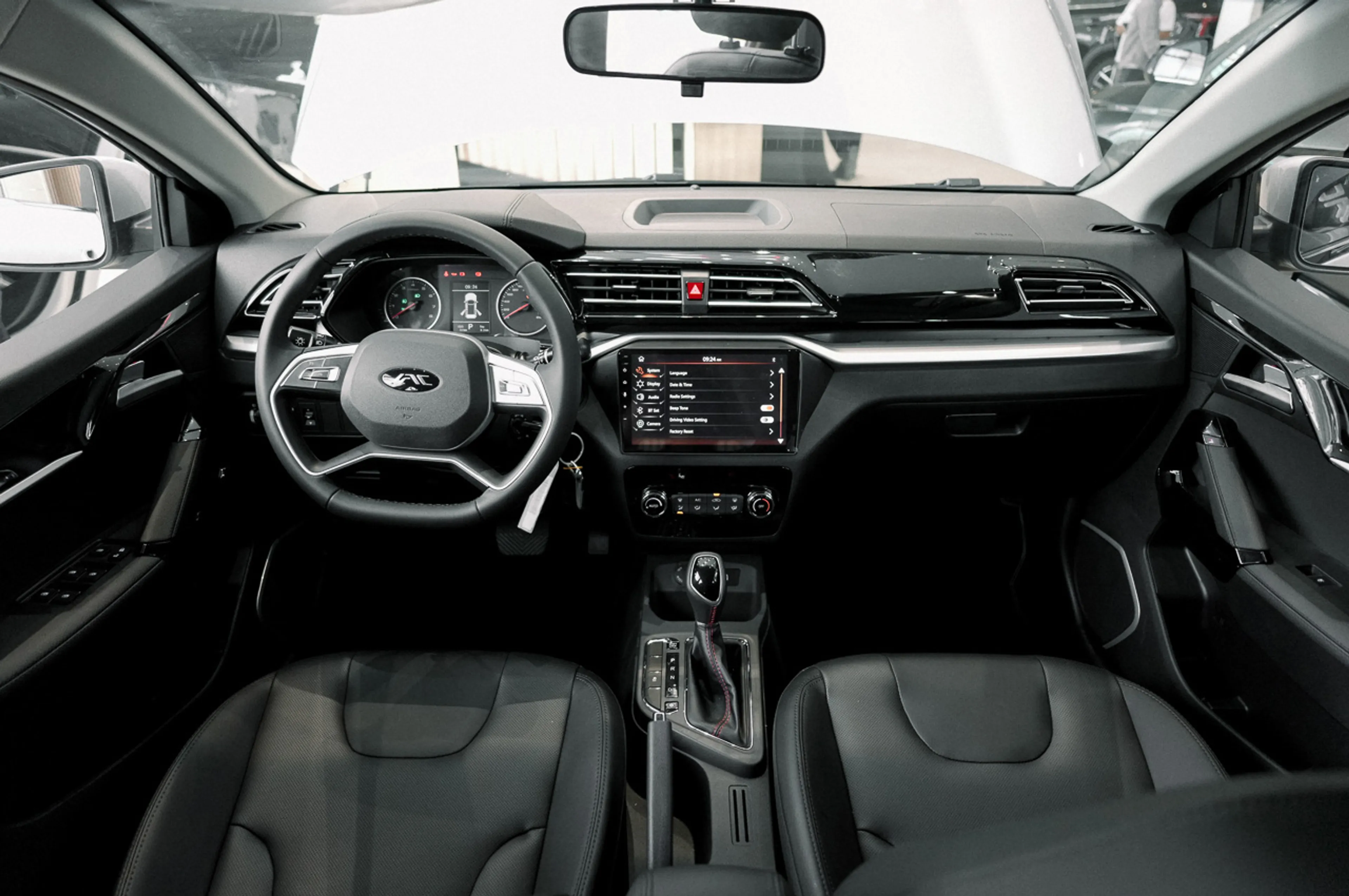 JAC JS2 Pro thumbnail 3