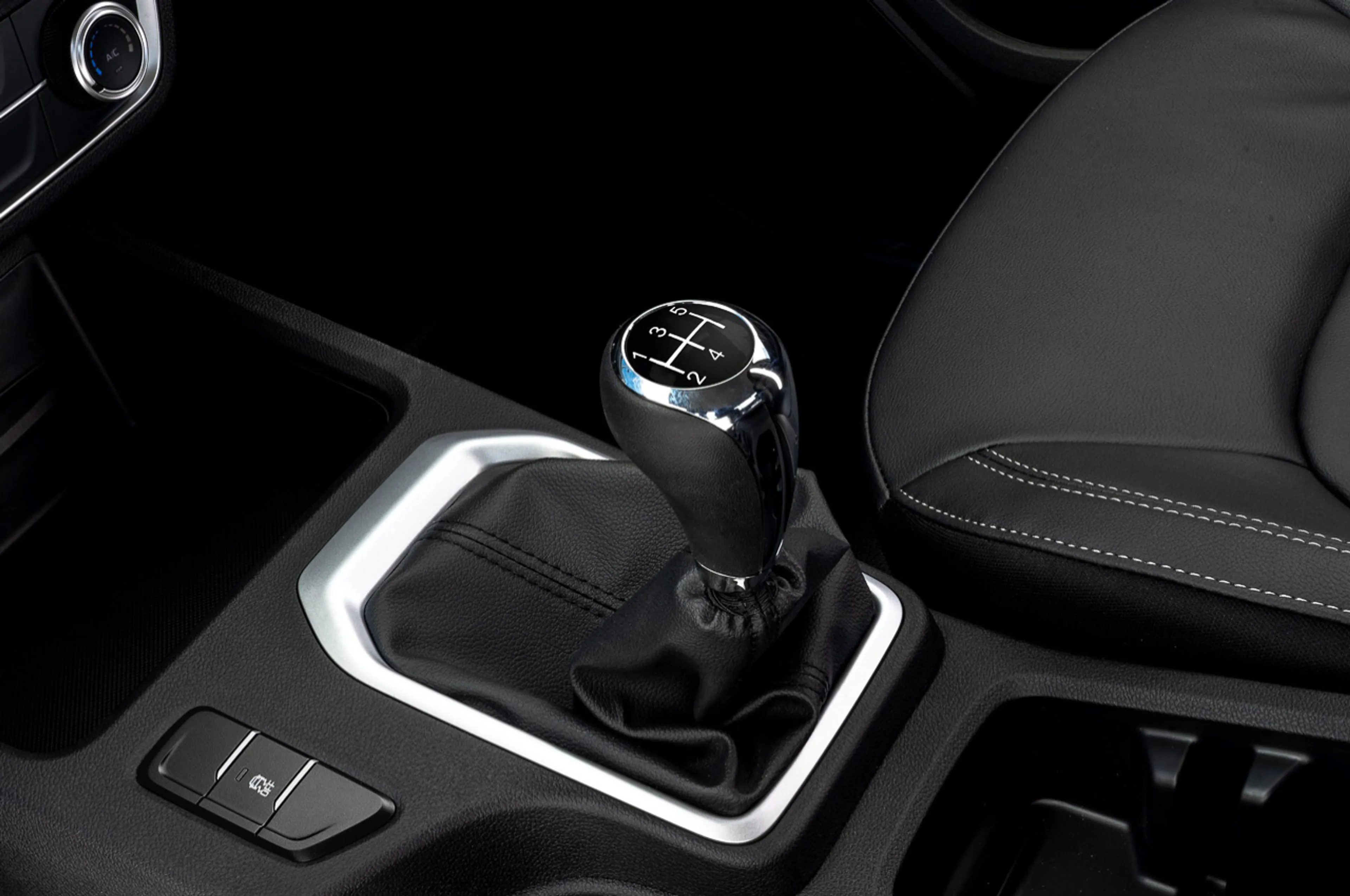 2024 JMC Vigus 4x4 MT thumbnail 4