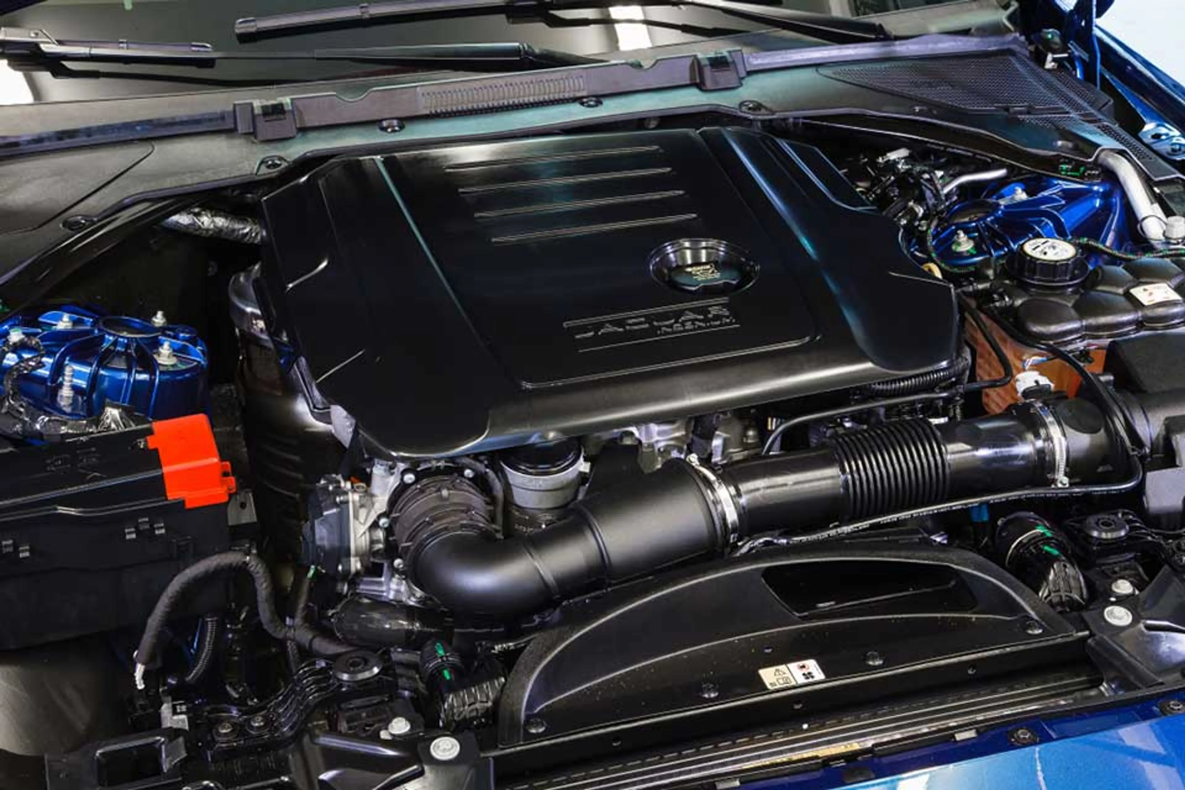 2016 Jaguar XE Portfolio thumbnail 4