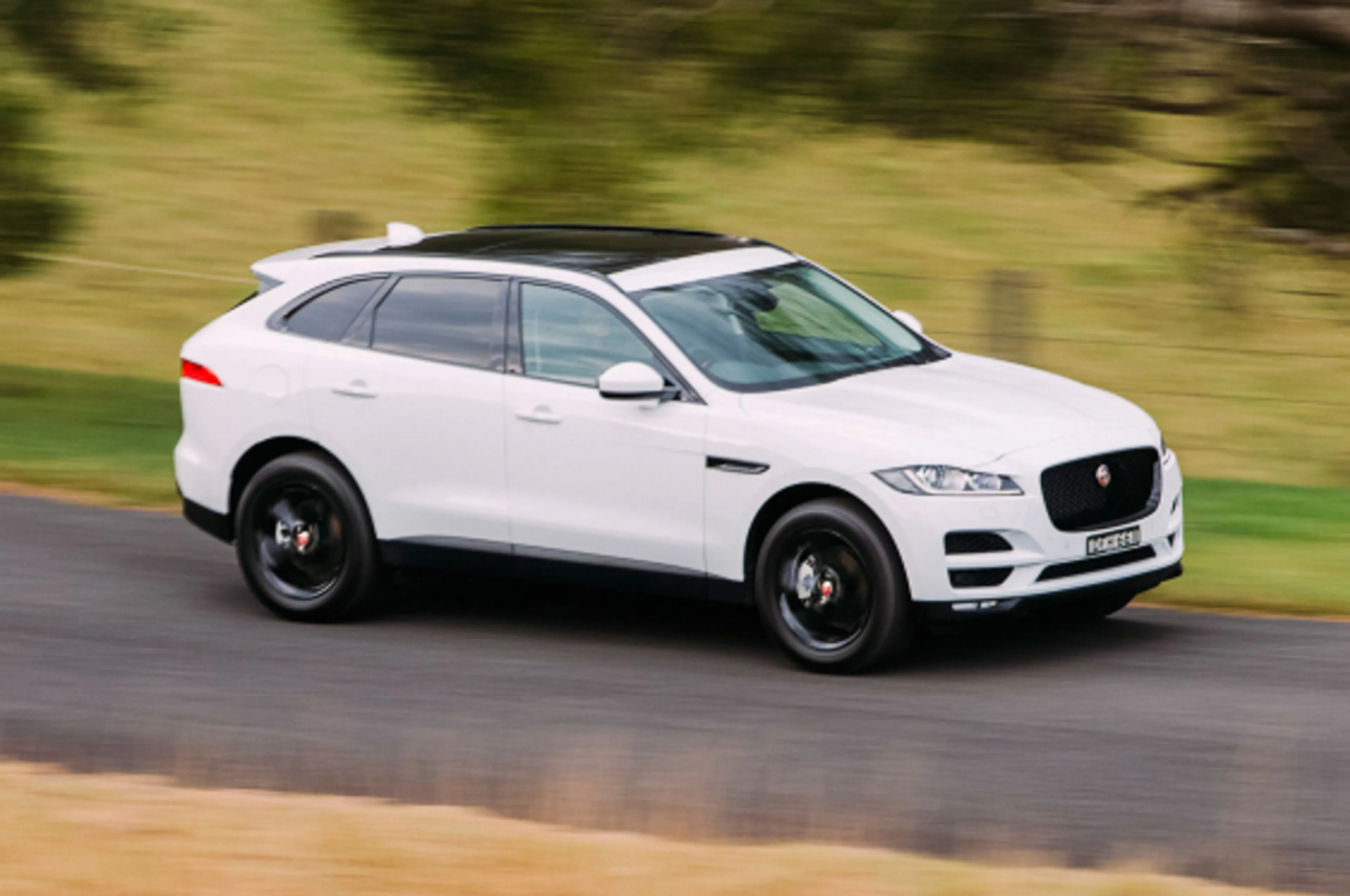 2020 Jaguar F-Pace 2.0L Turbo Prestige Gas — photo 1