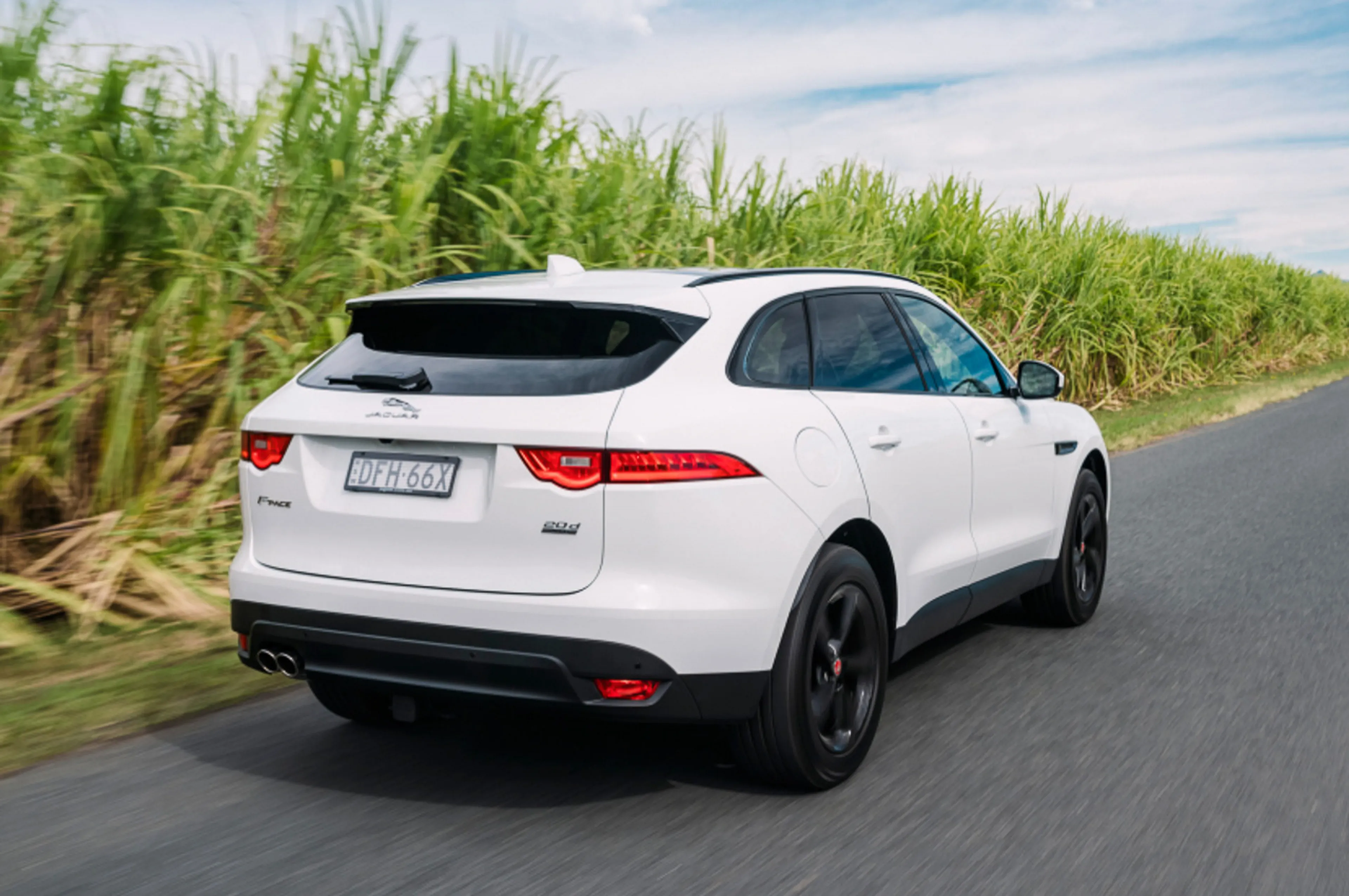 2020 Jaguar F-Pace 2.0L Turbo Prestige Gas thumbnail 2