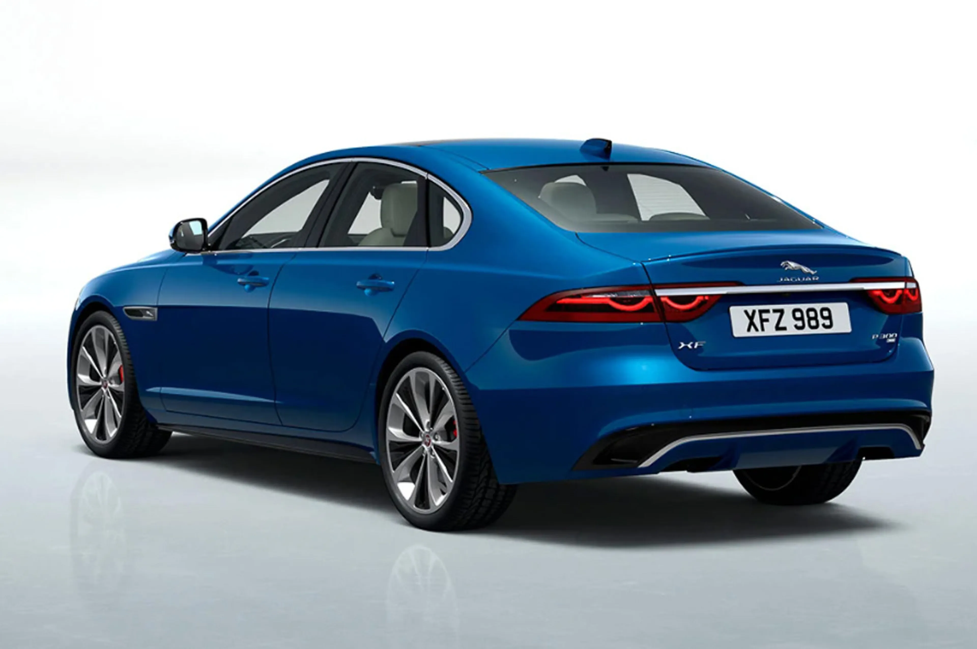Jaguar XF thumbnail 2