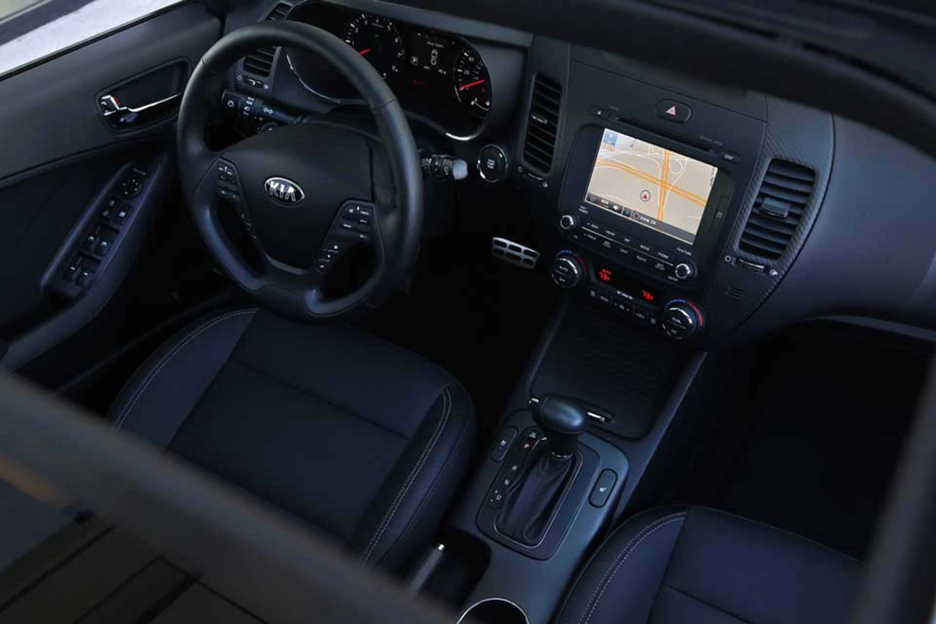 Kia Forte 5-Door thumbnail 3