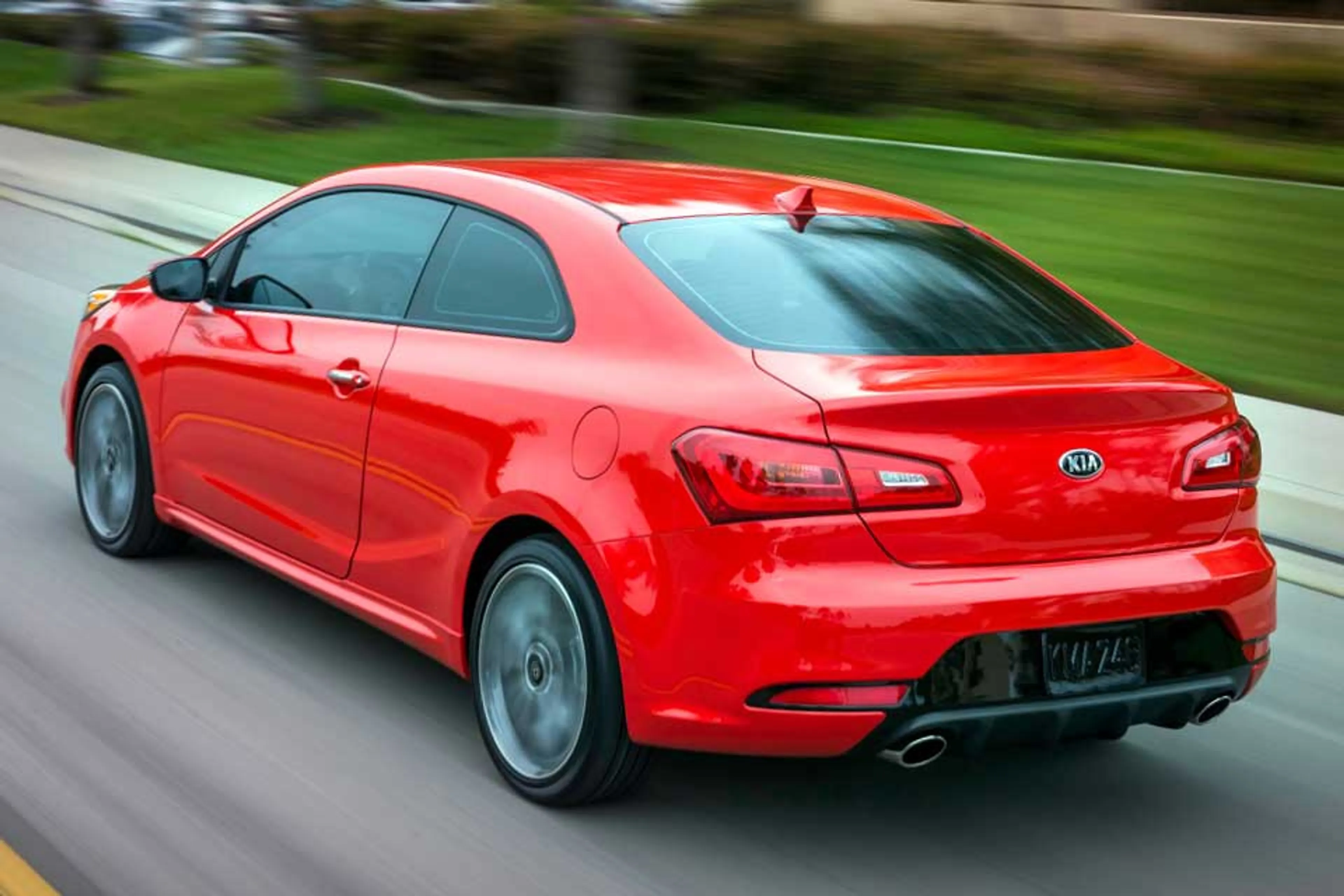 Kia Forte Koup thumbnail 2