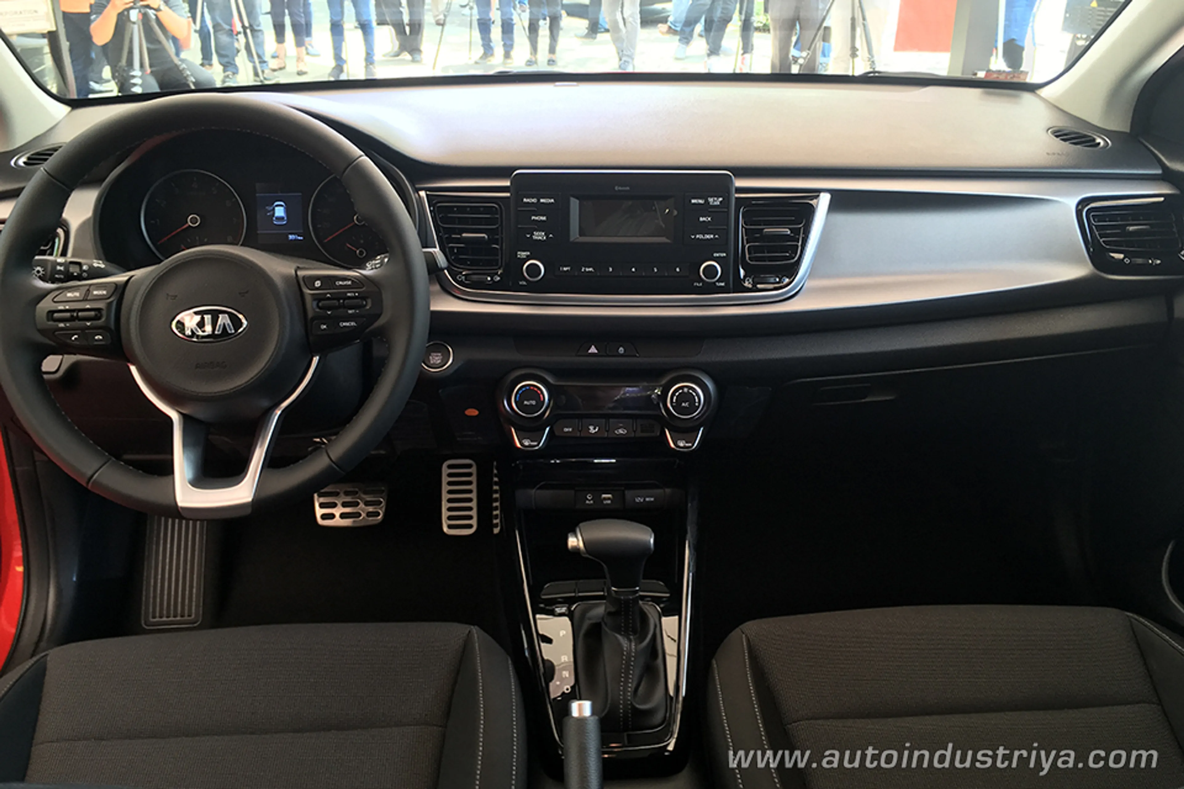 Kia Rio 5-Door thumbnail 3