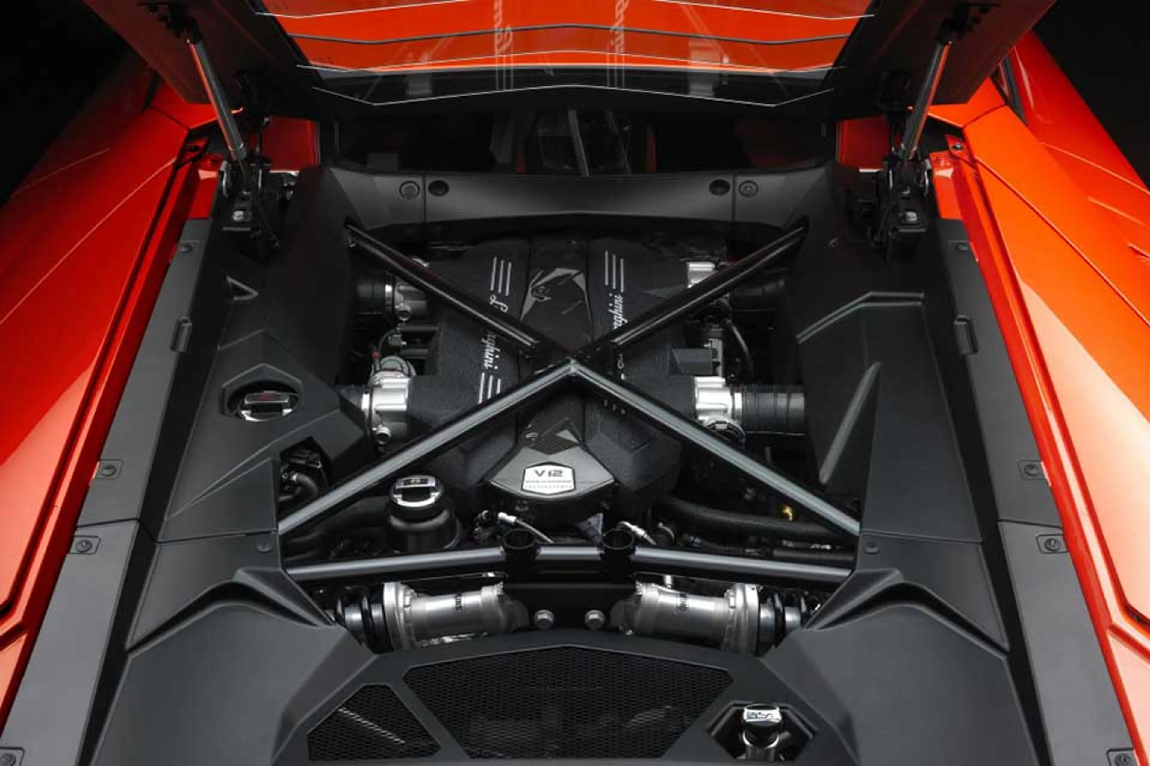 Lamborghini Aventador thumbnail 4