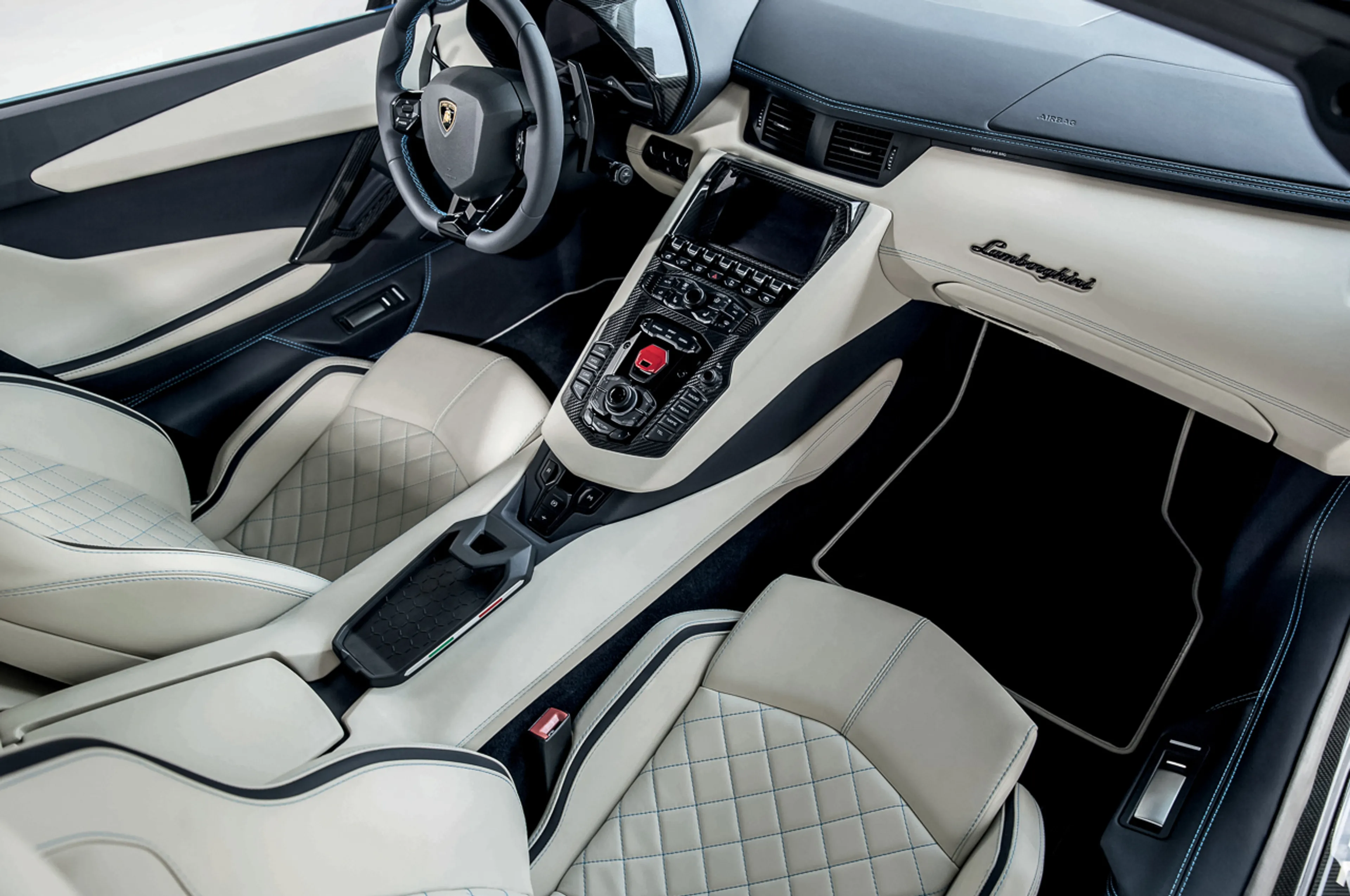 Lamborghini Aventador S Roadster thumbnail 3