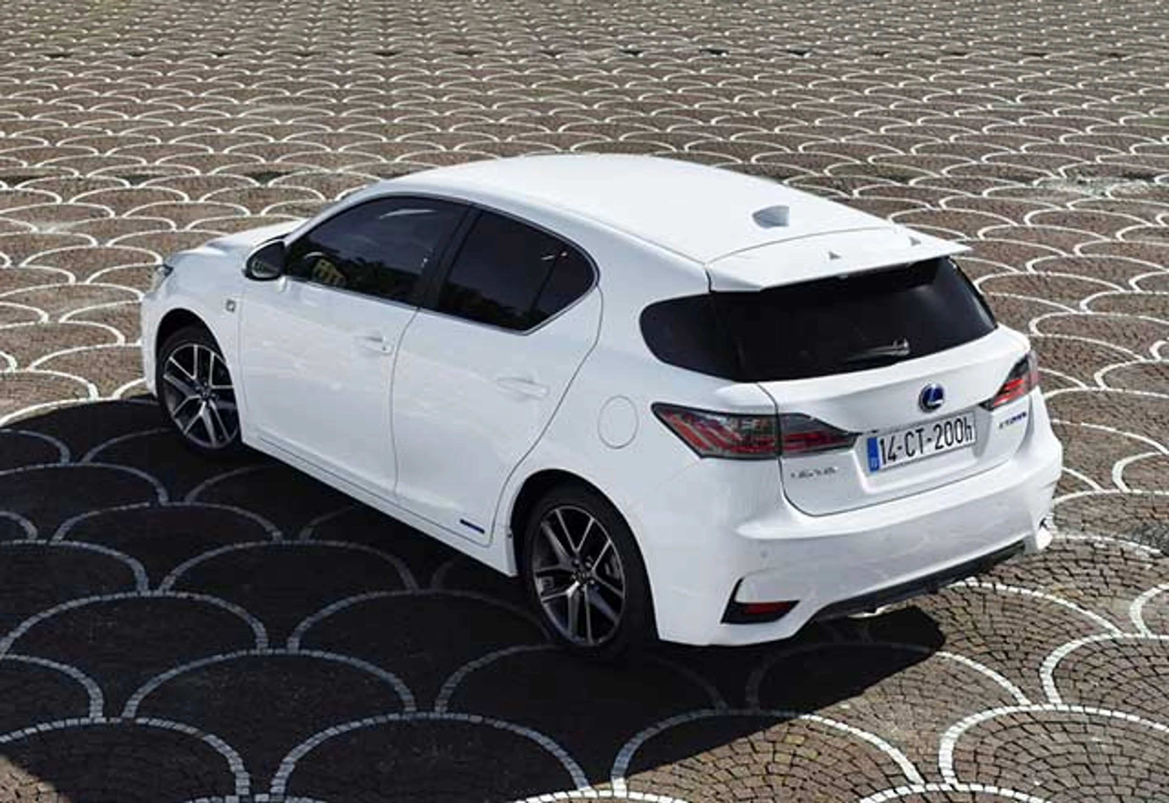2015 Lexus CT 200 thumbnail 2