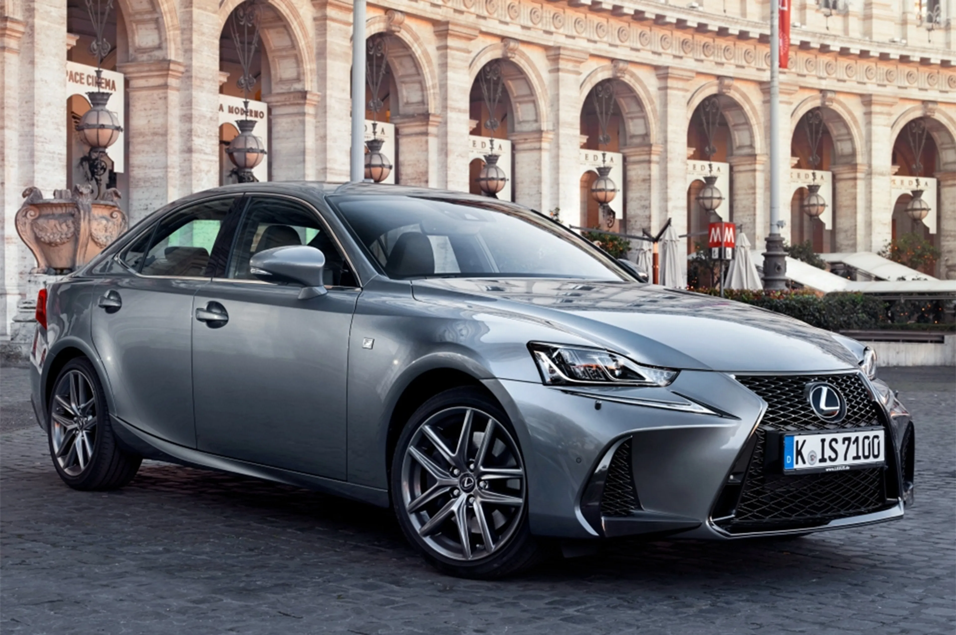 2017 Lexus IS 350 V6 — photo 1