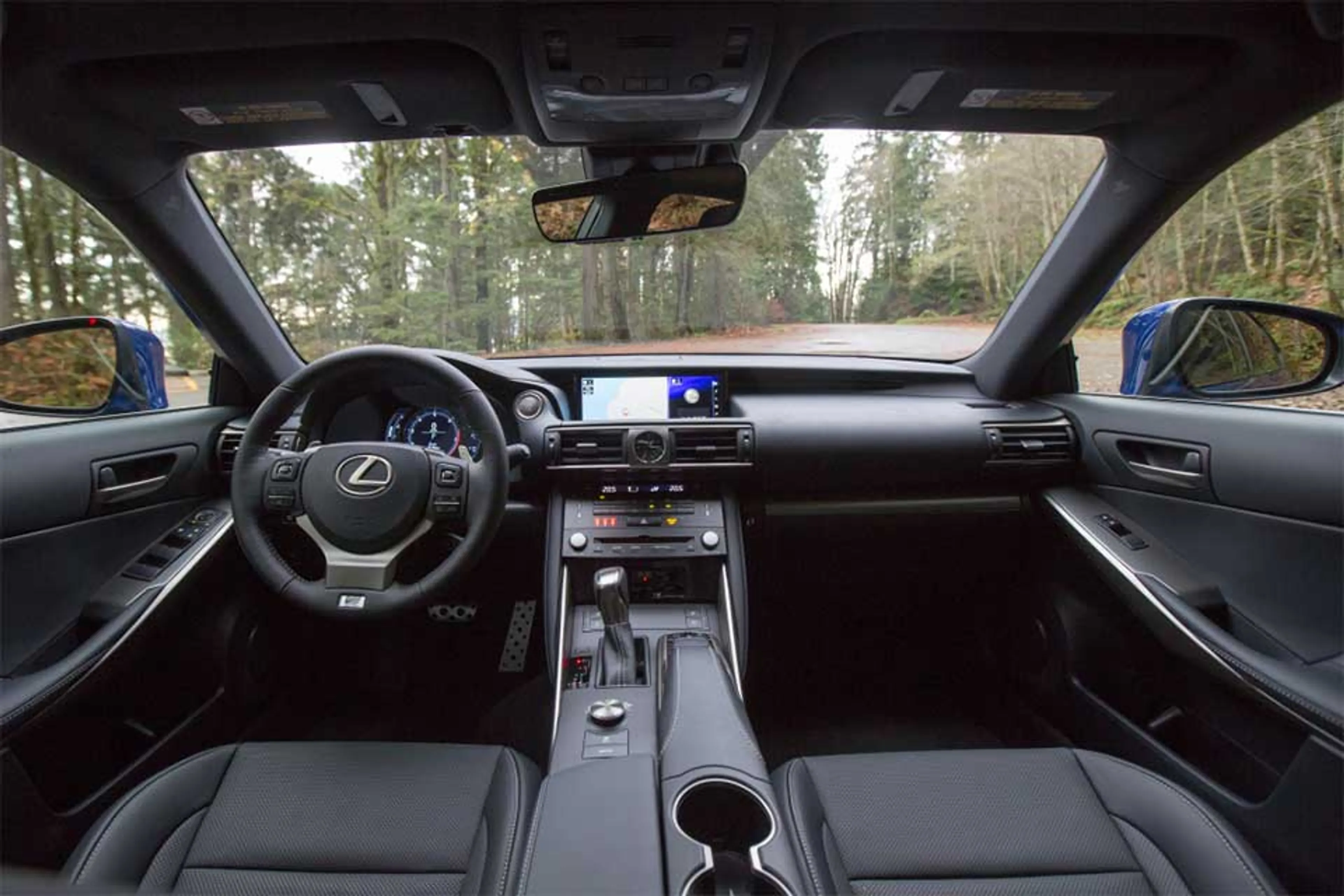 2017 Lexus IS 350 V6 thumbnail 3