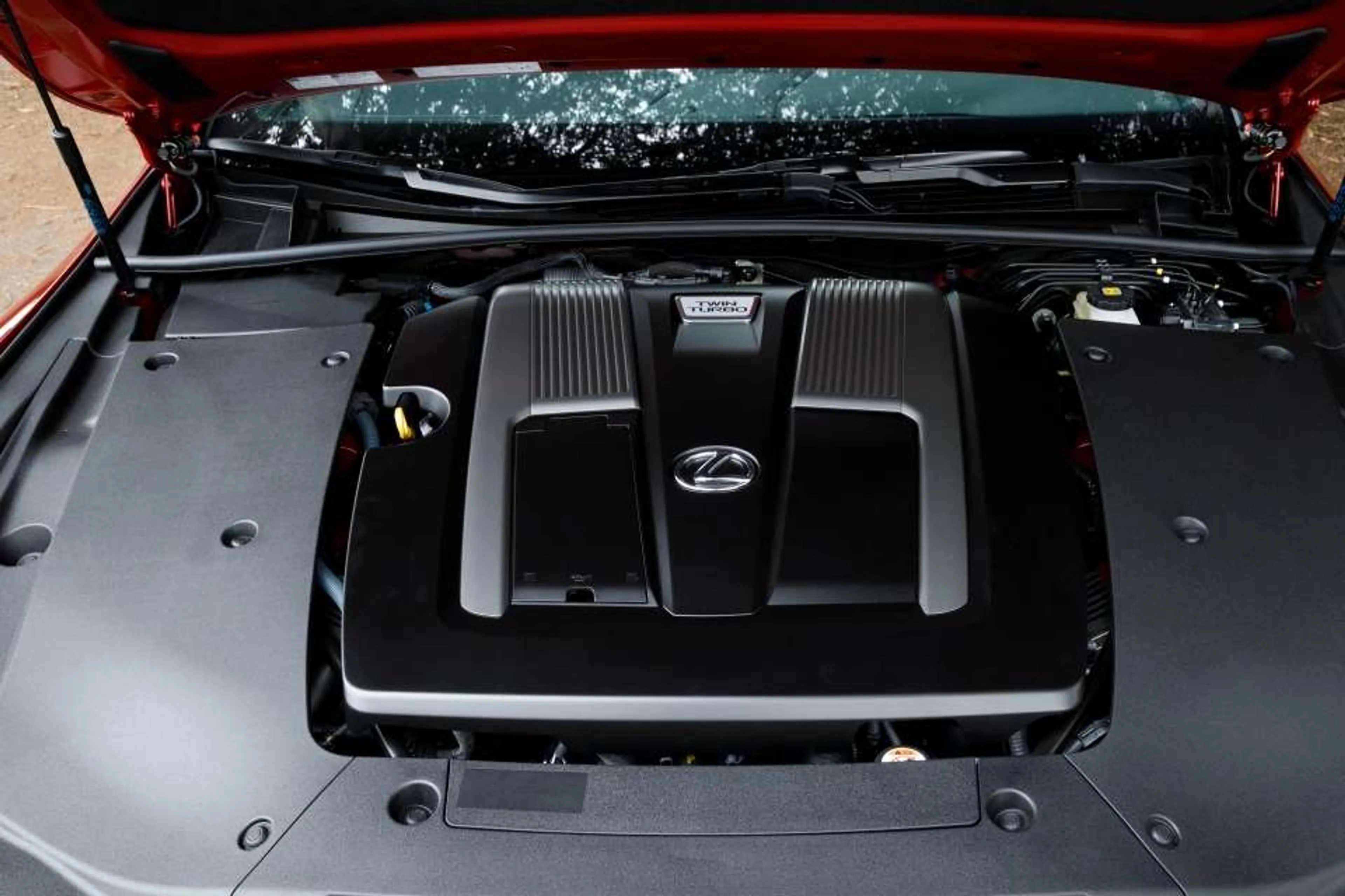 2018 Lexus LS 500 5-seater thumbnail 4