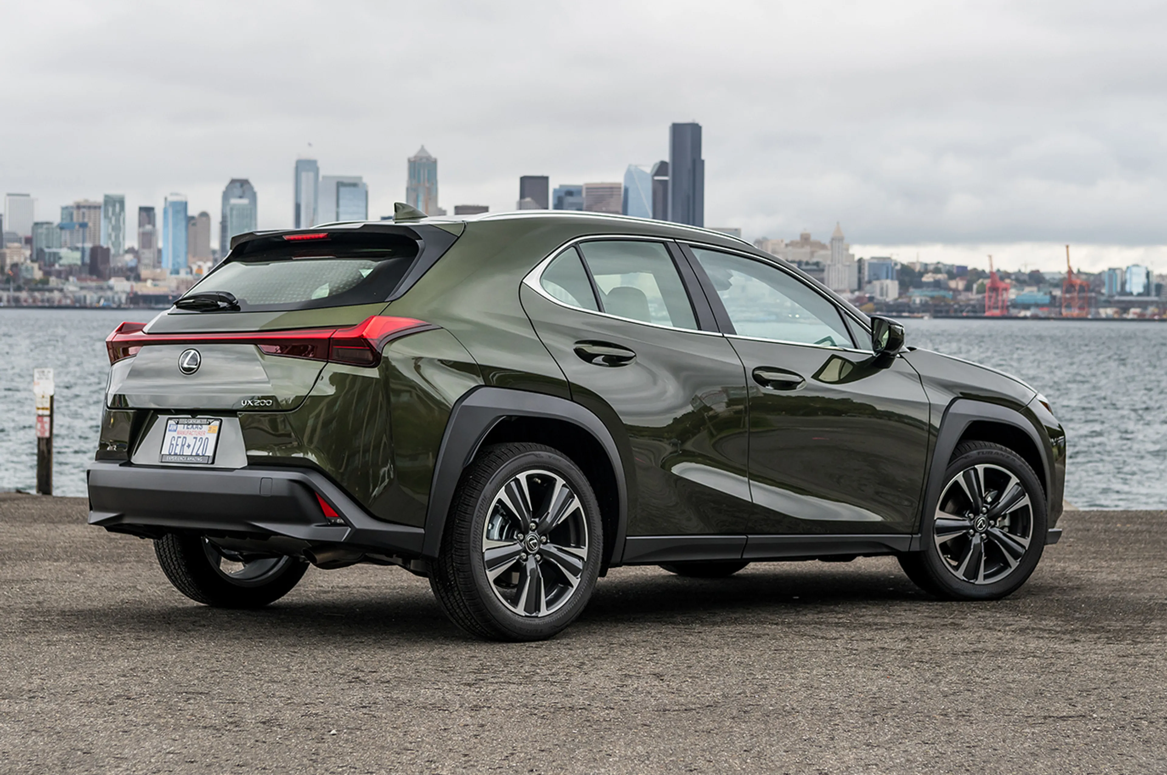 2019 Lexus UX 200 thumbnail 2