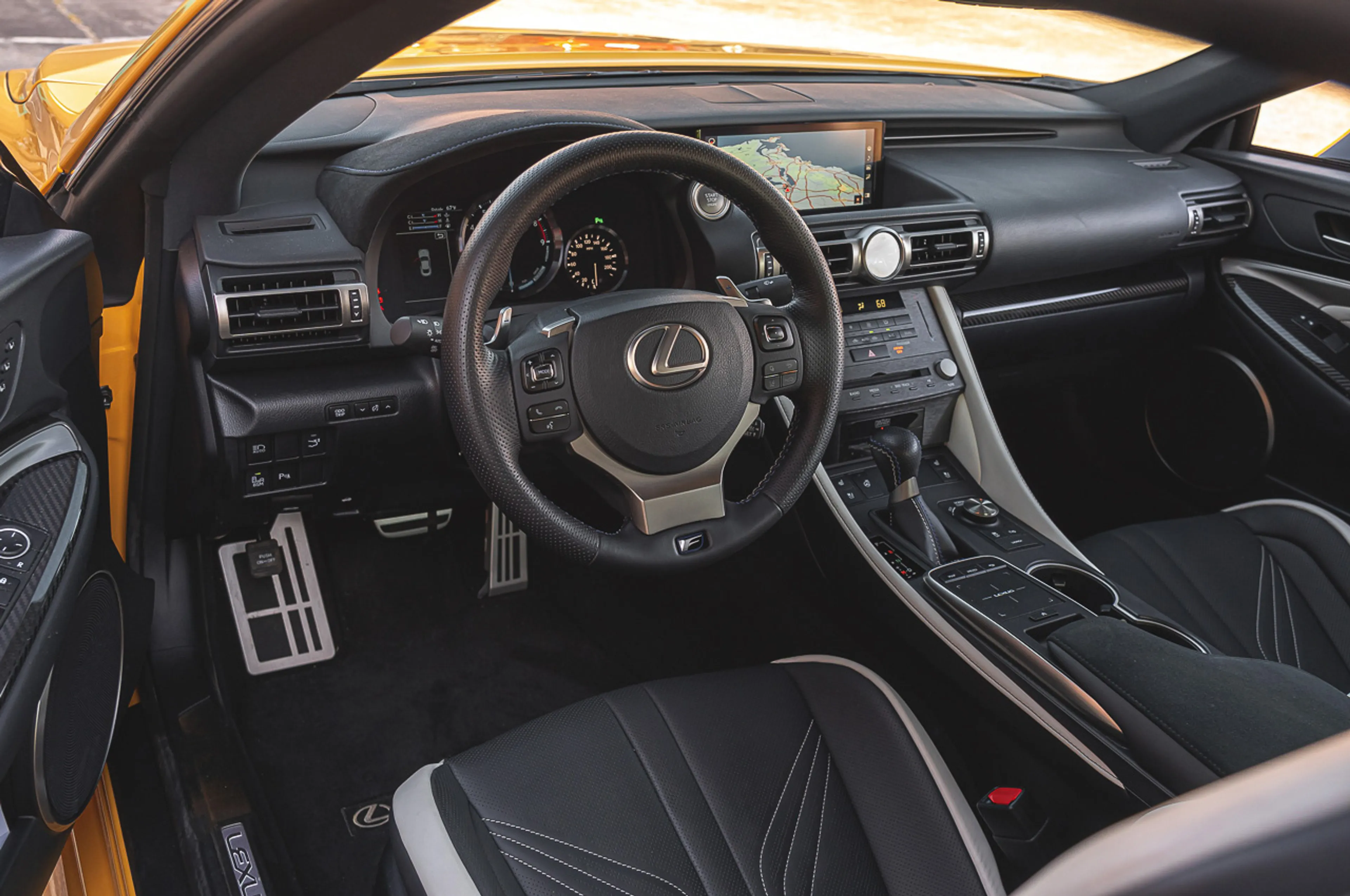 Lexus RC F thumbnail 3