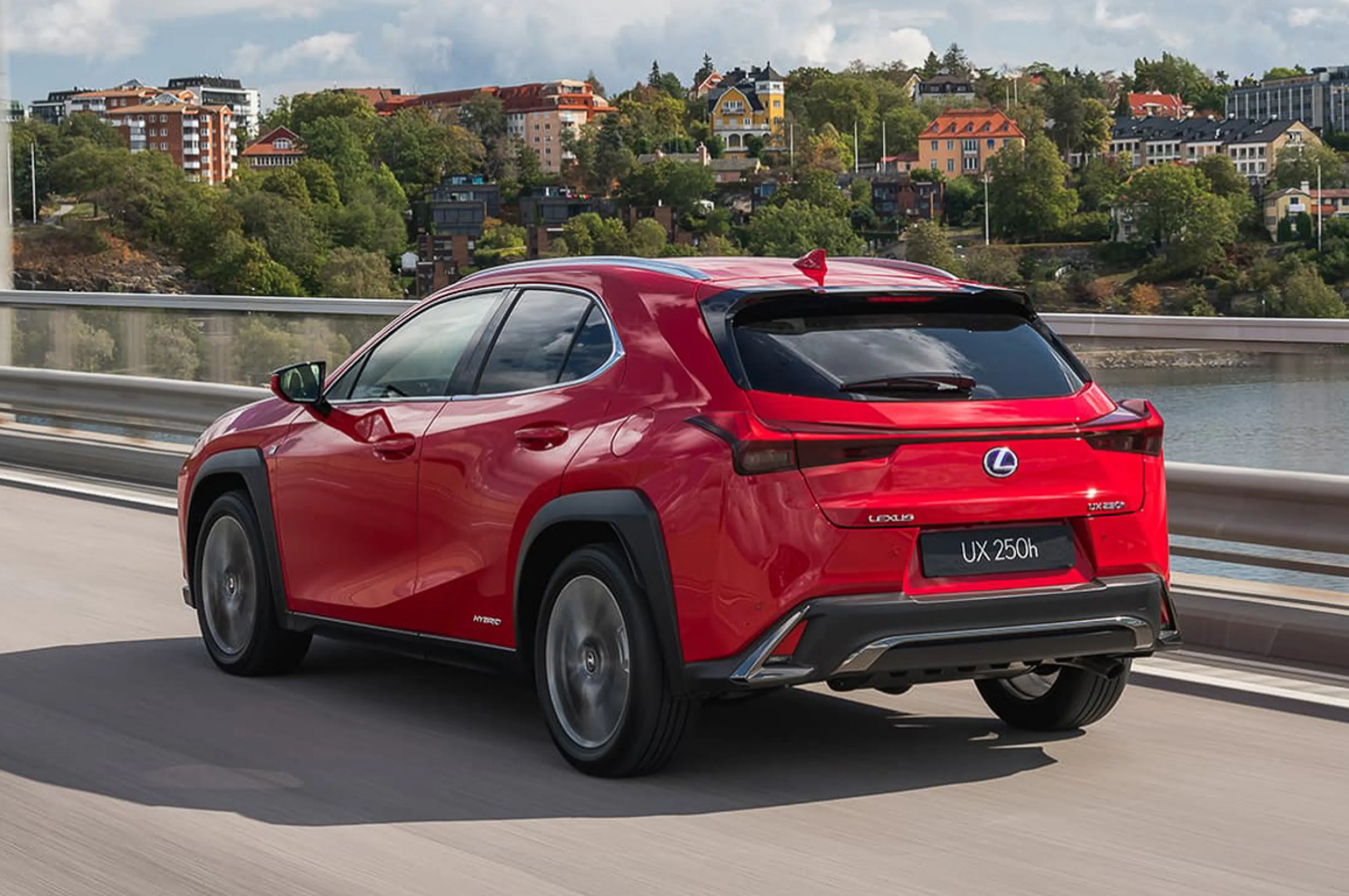 2023 Lexus UX 250h Premier thumbnail 2