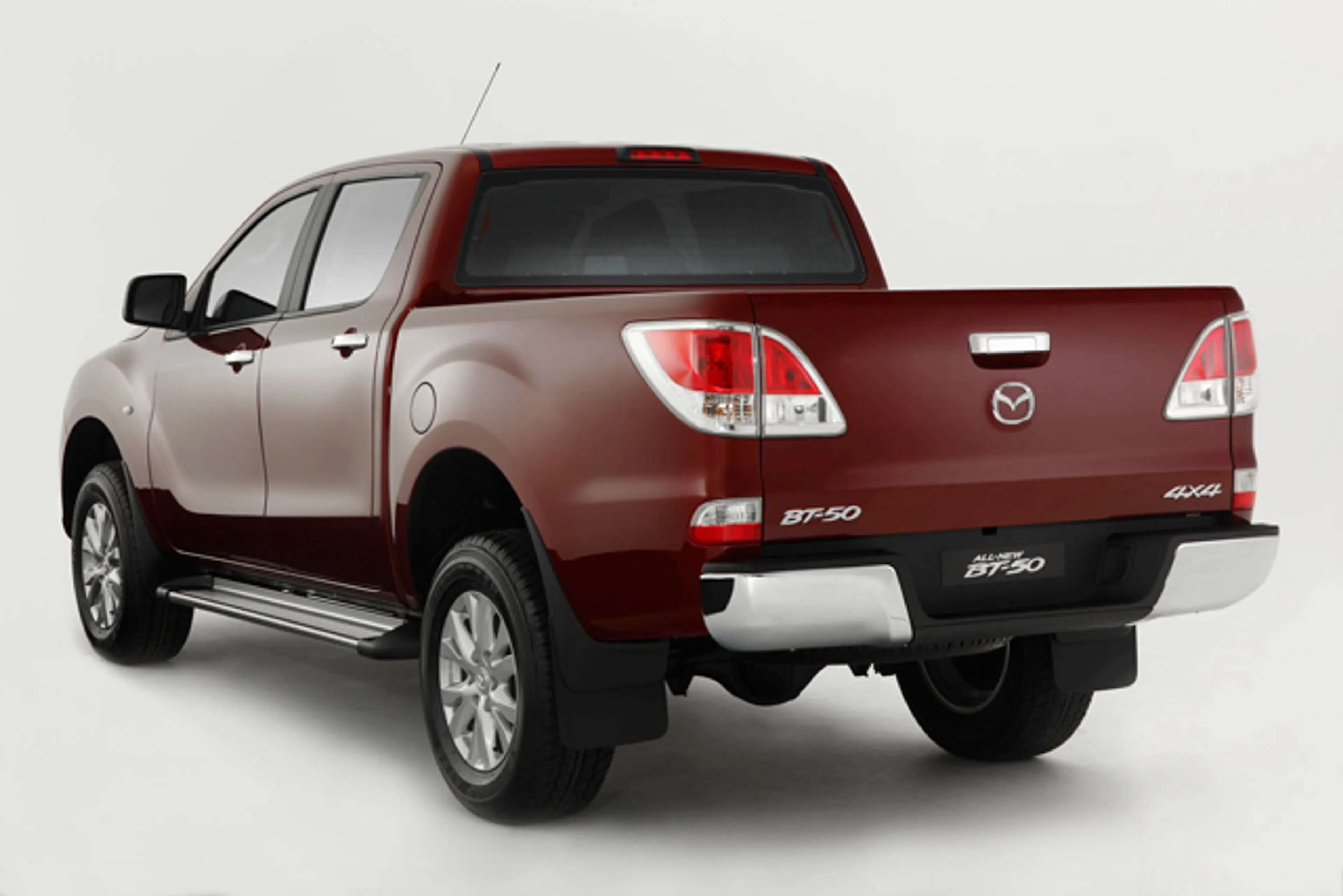 2015 Mazda BT-50 3.2L 4x4 AT Dsl thumbnail 2