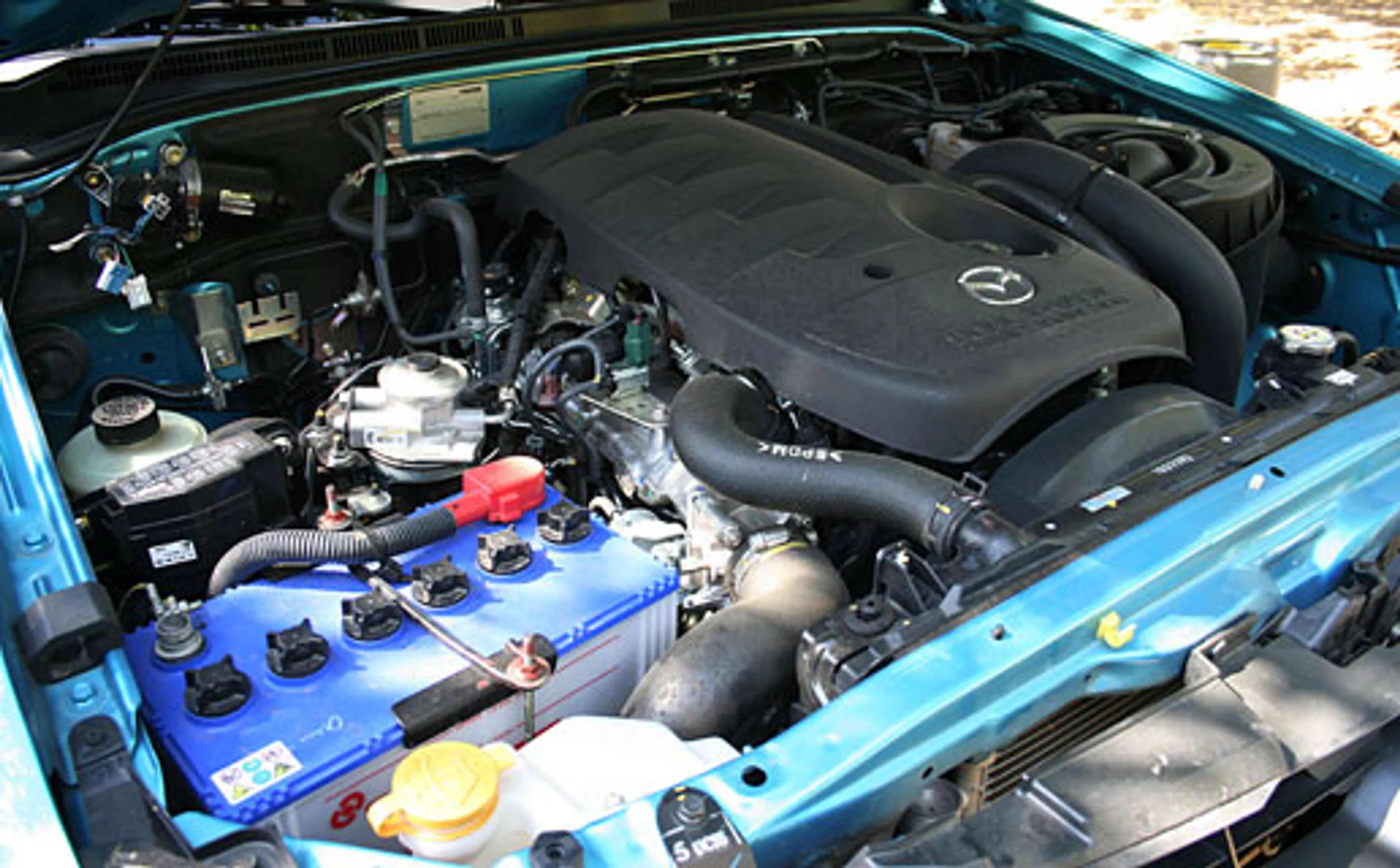 2015 Mazda BT-50 3.2L 4x4 AT Dsl thumbnail 4