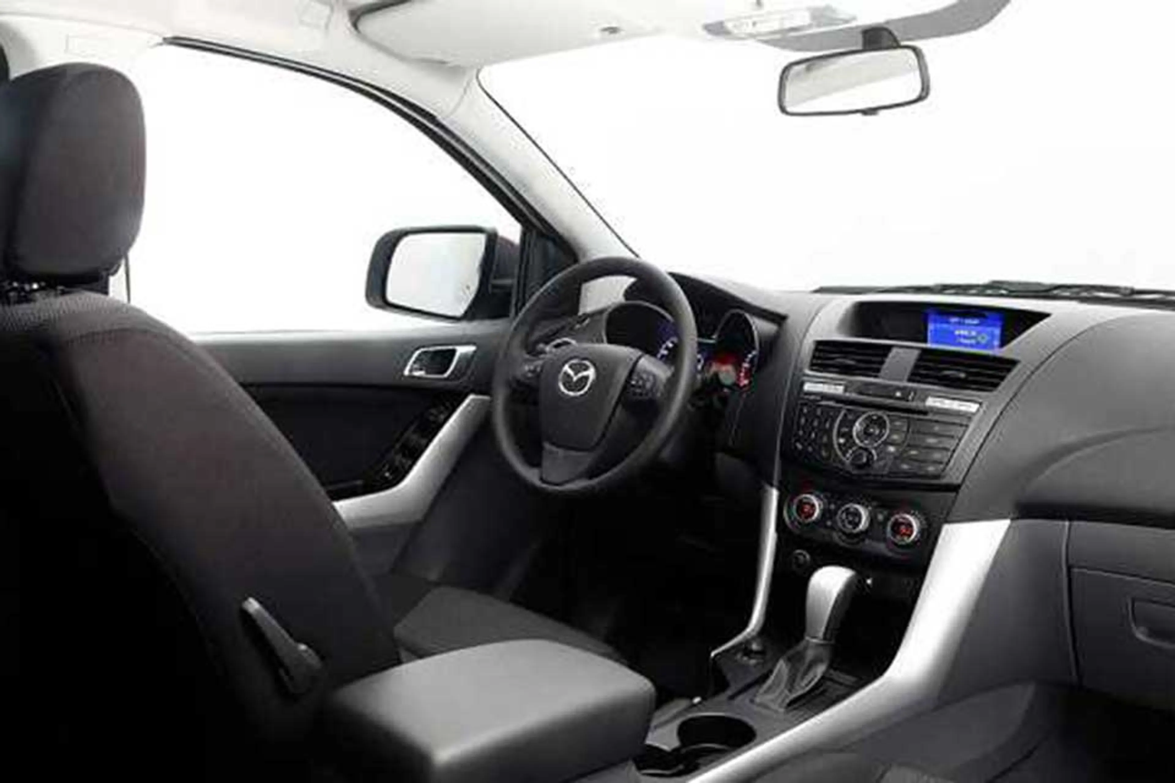 2017 Mazda BT-50 2.2 4x2 MT thumbnail 3