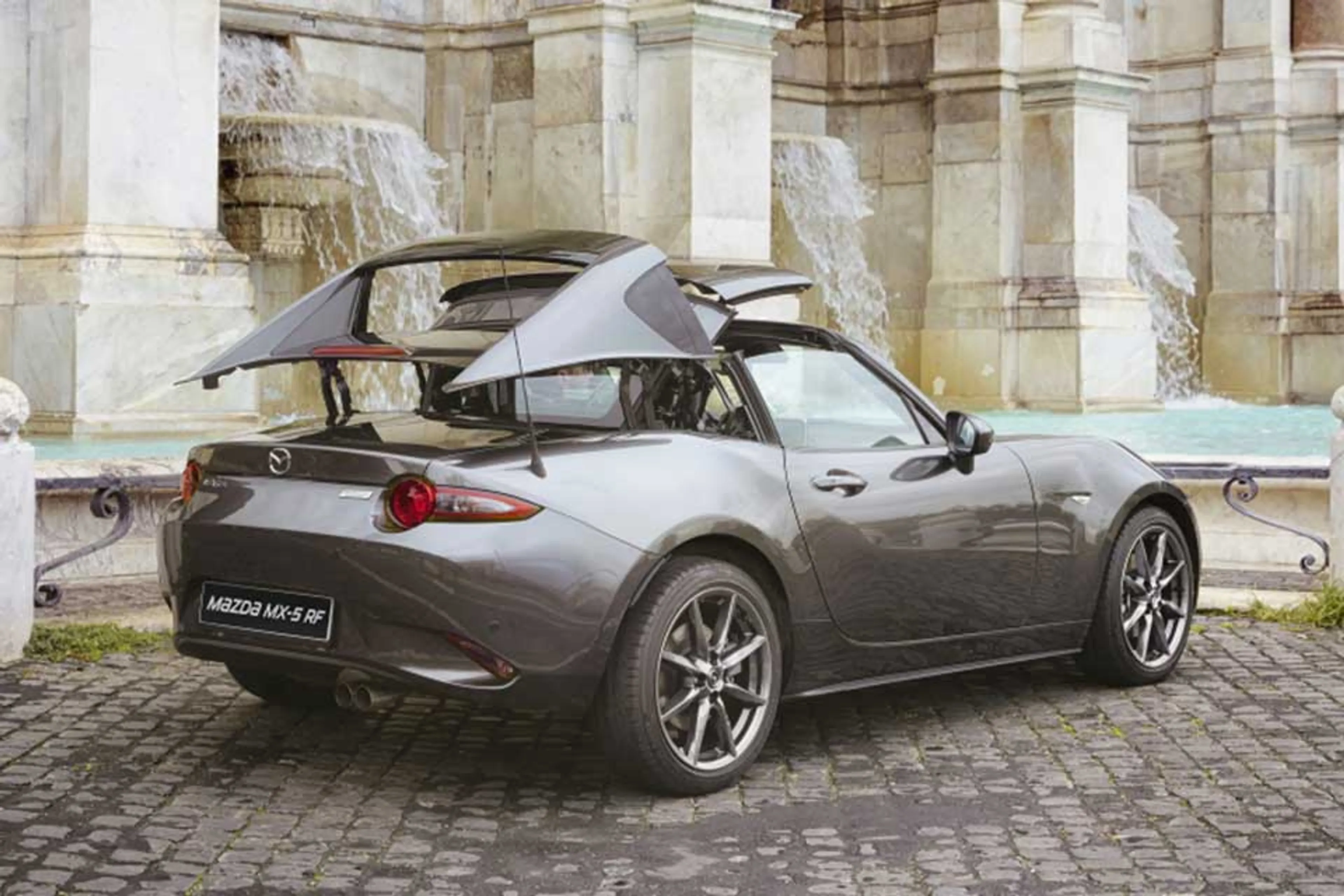 2017 Mazda MX-5 RF 2.0 SkyActiv AT thumbnail 2