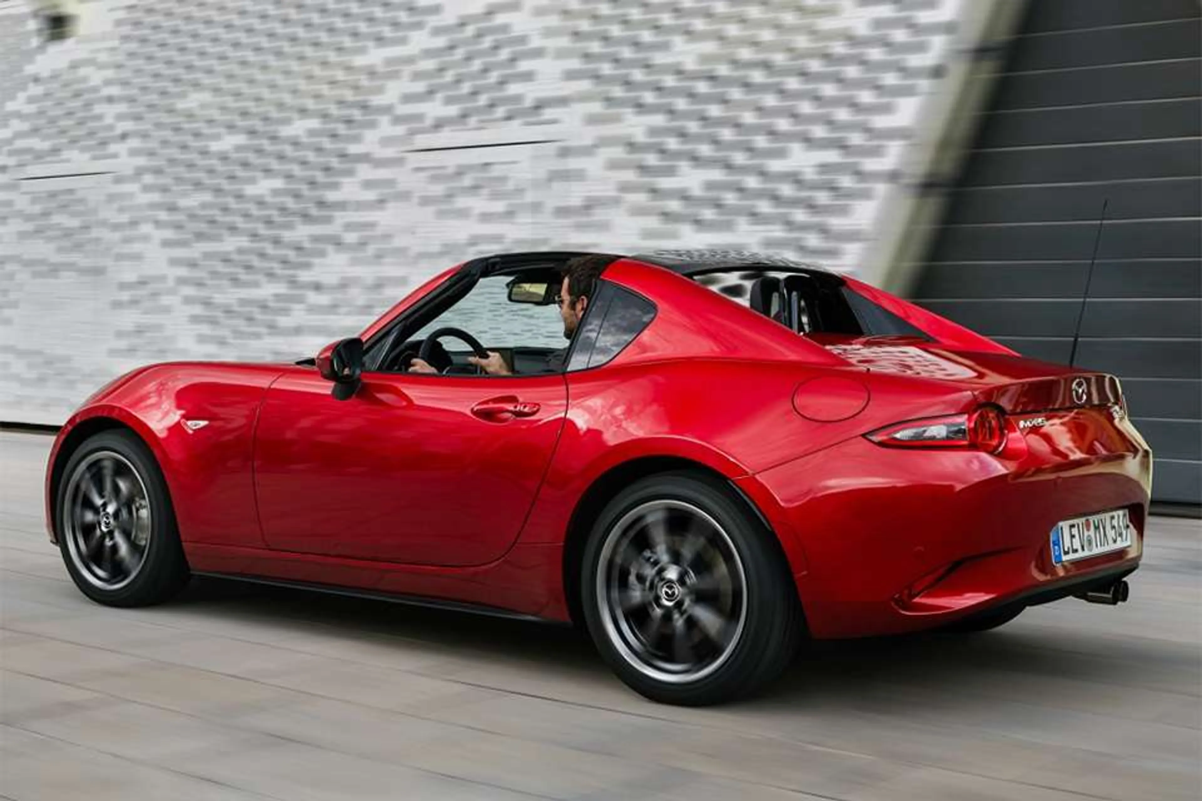 2018 Mazda MX-5 RF 2.0L 6AT thumbnail 2