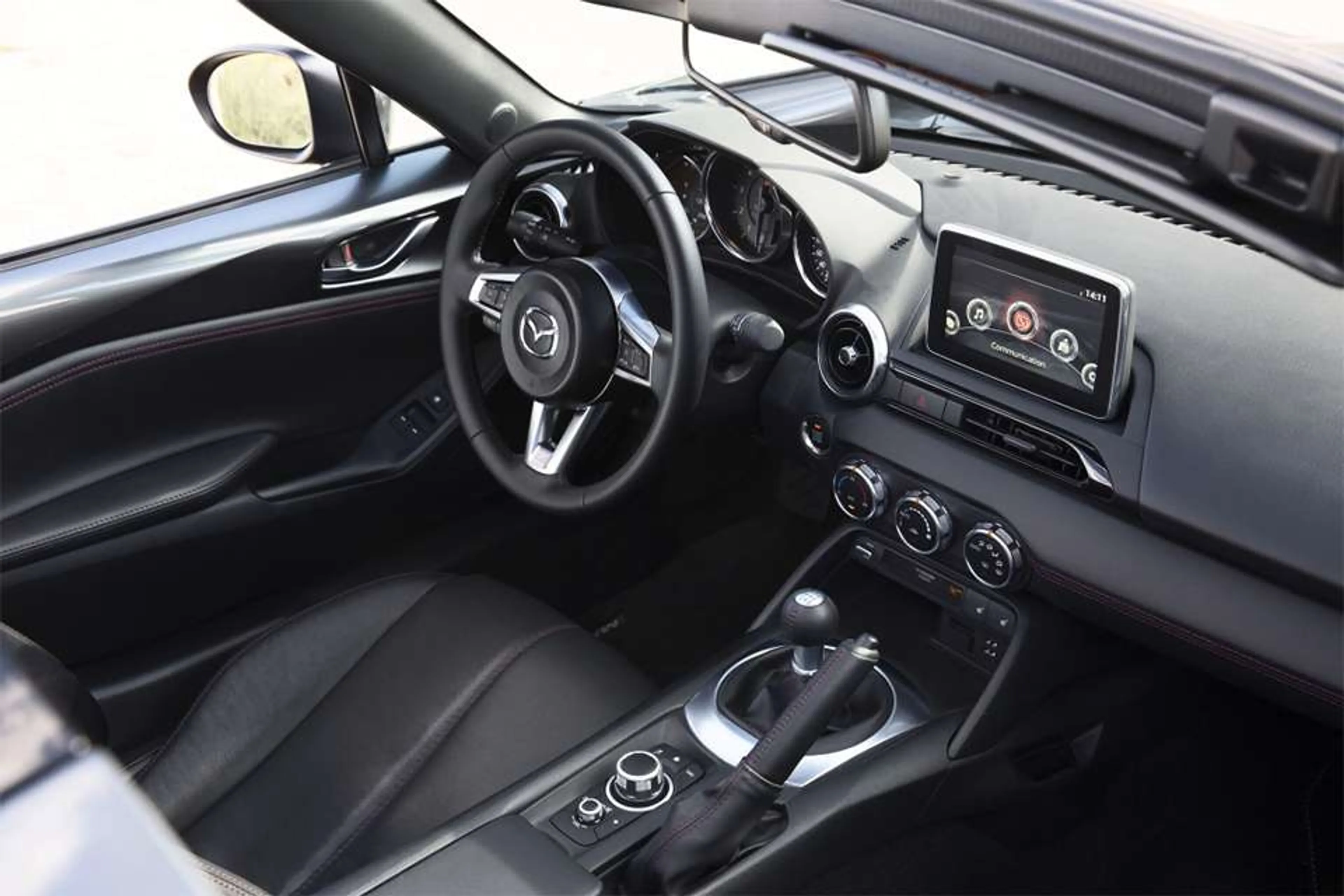 2018 Mazda MX-5 RF 2.0L 6AT thumbnail 3