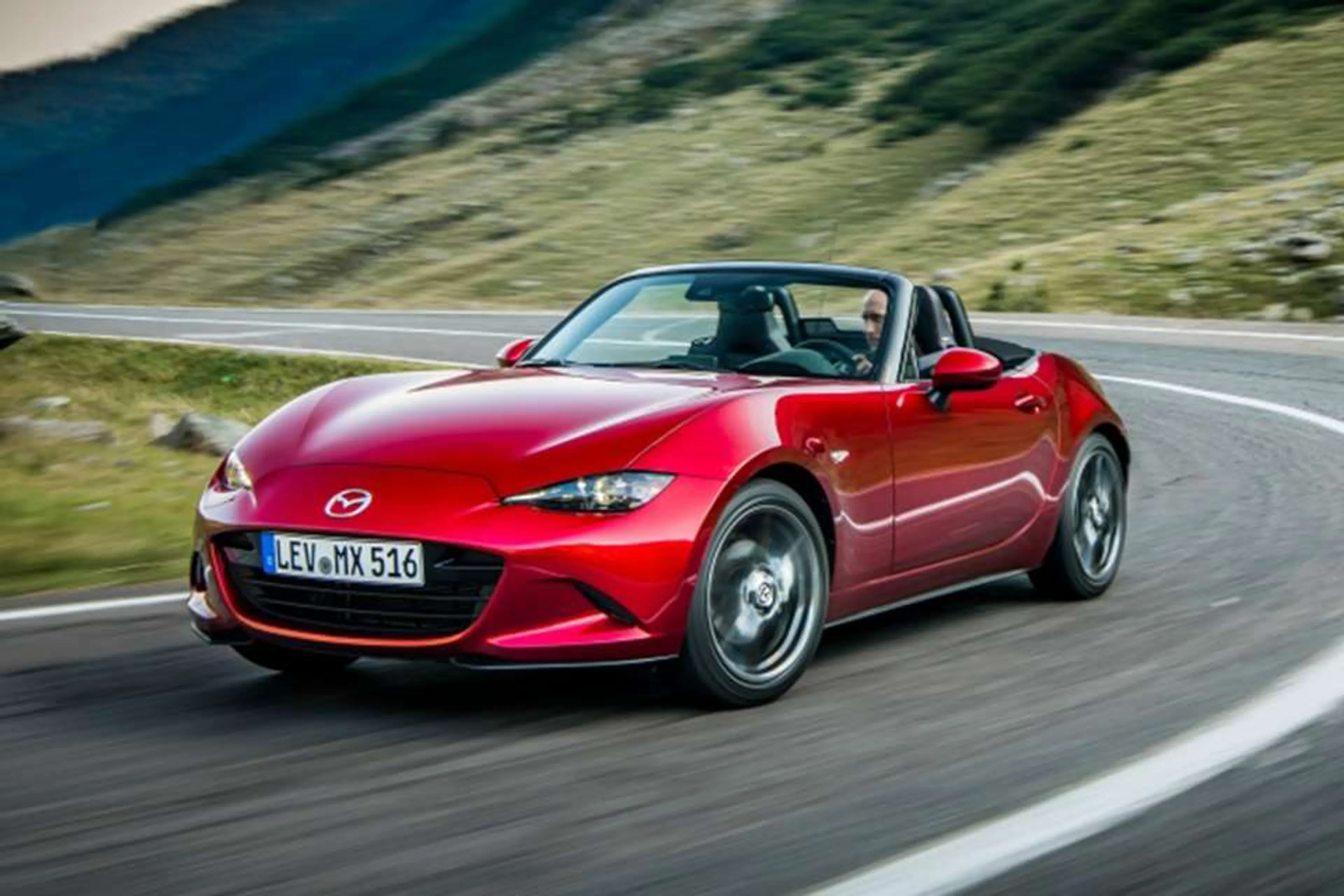 Mazda MX-5 Convertible 2018–2019