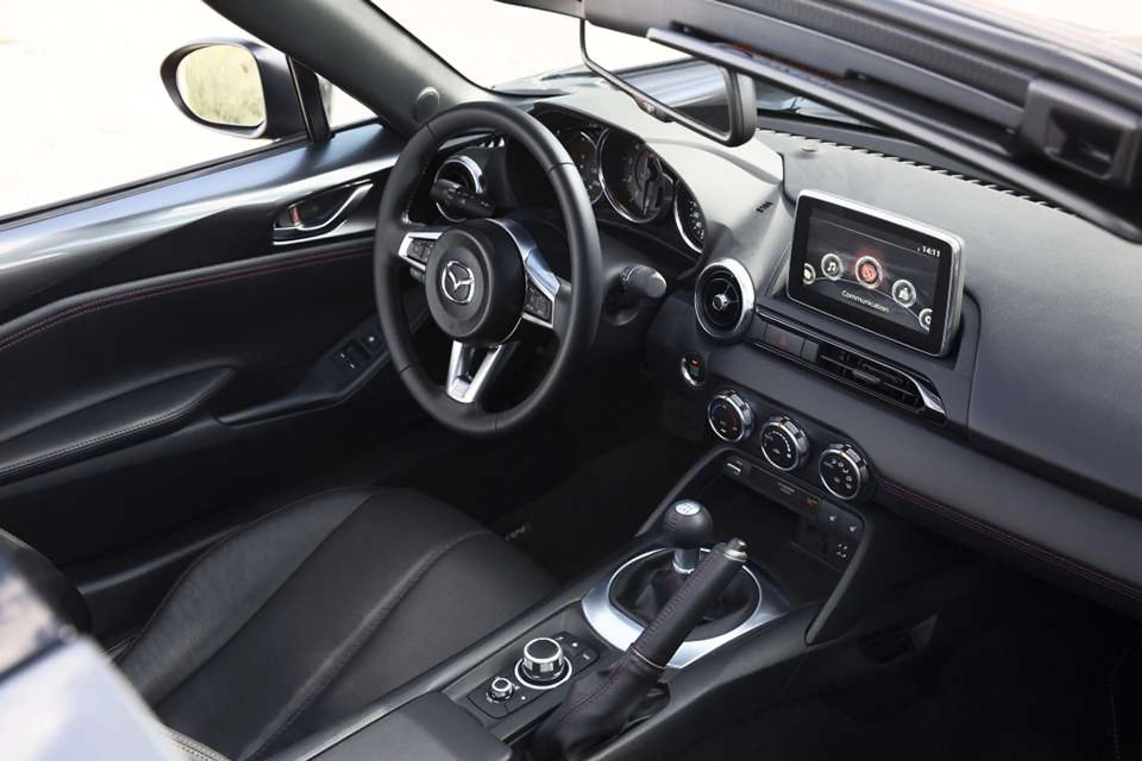 2019 Mazda MX-5 RF 2.0L 6AT thumbnail 3