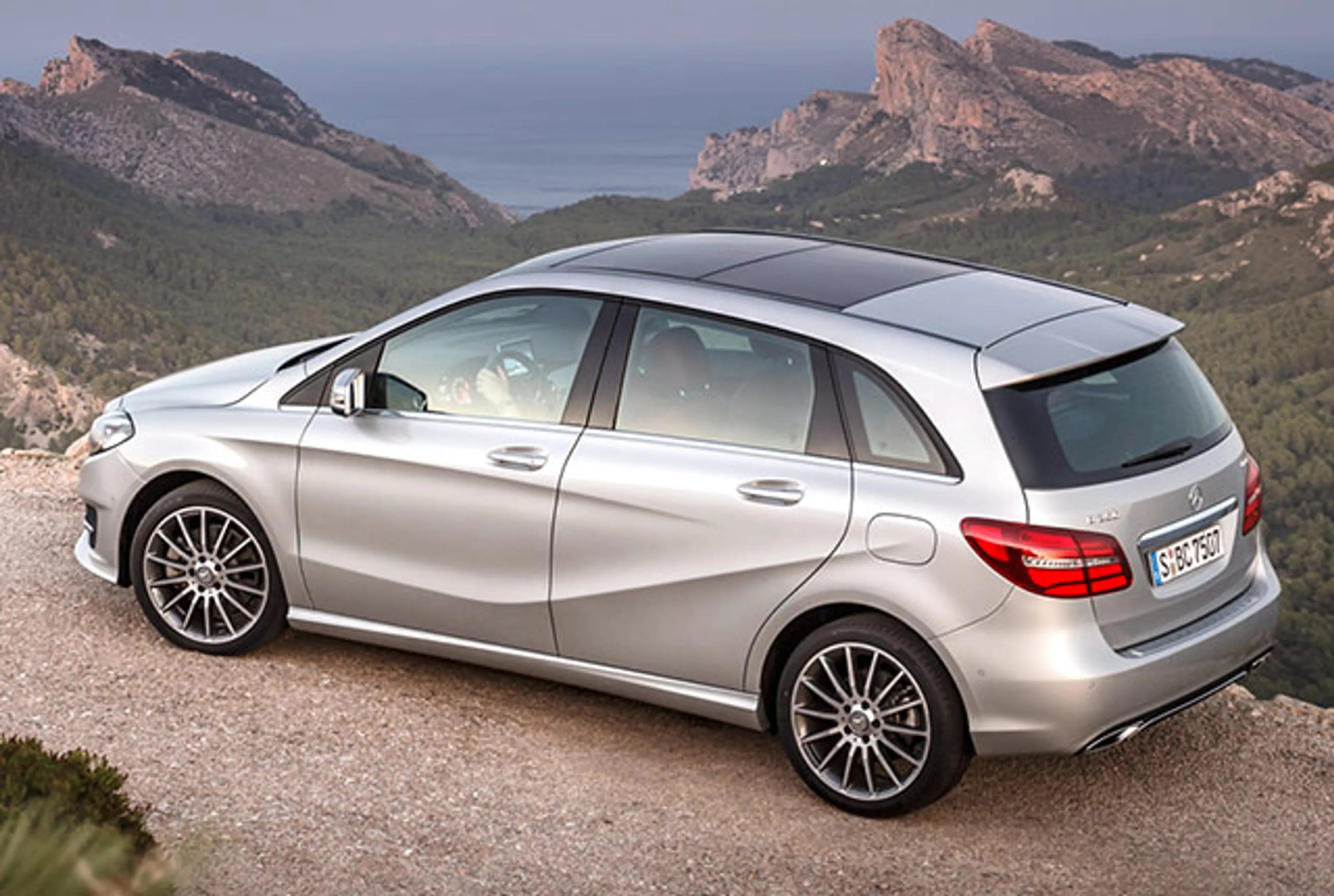 2015 Mercedes-Benz B-Class B200 Sport thumbnail 2