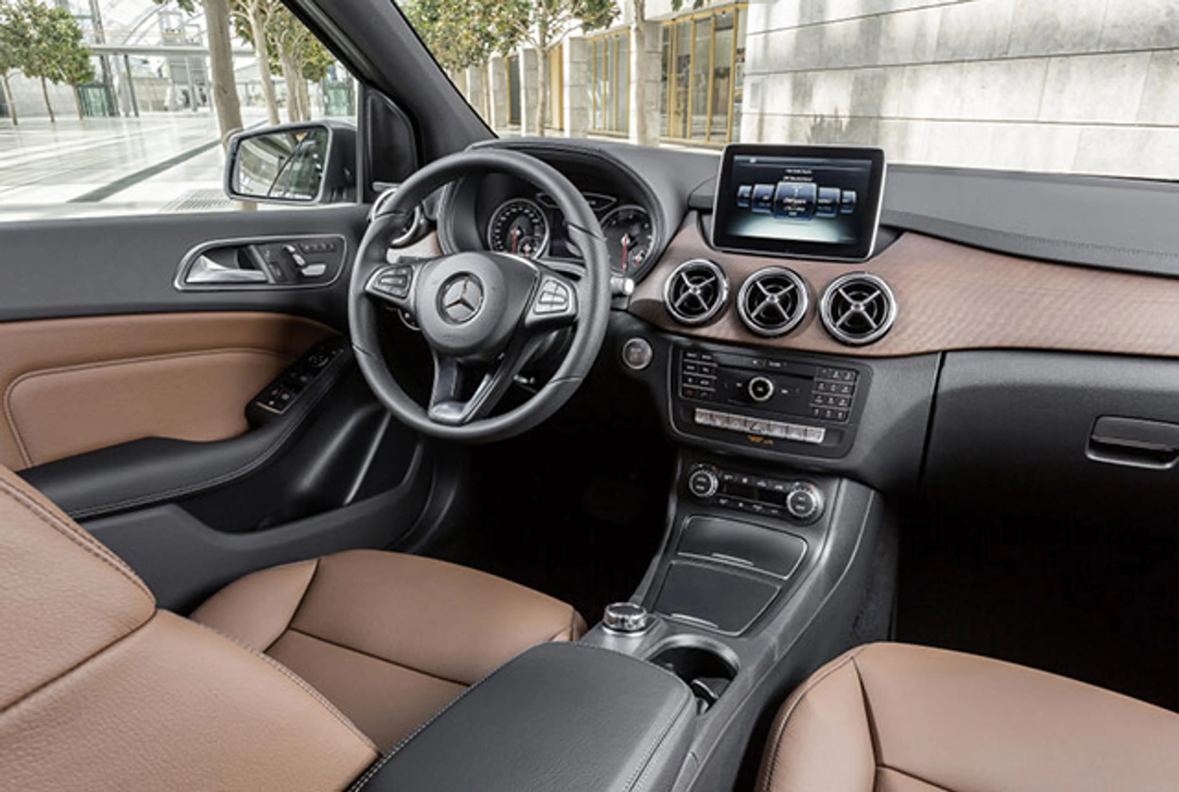 2015 Mercedes-Benz B-Class B200 Sport thumbnail 3