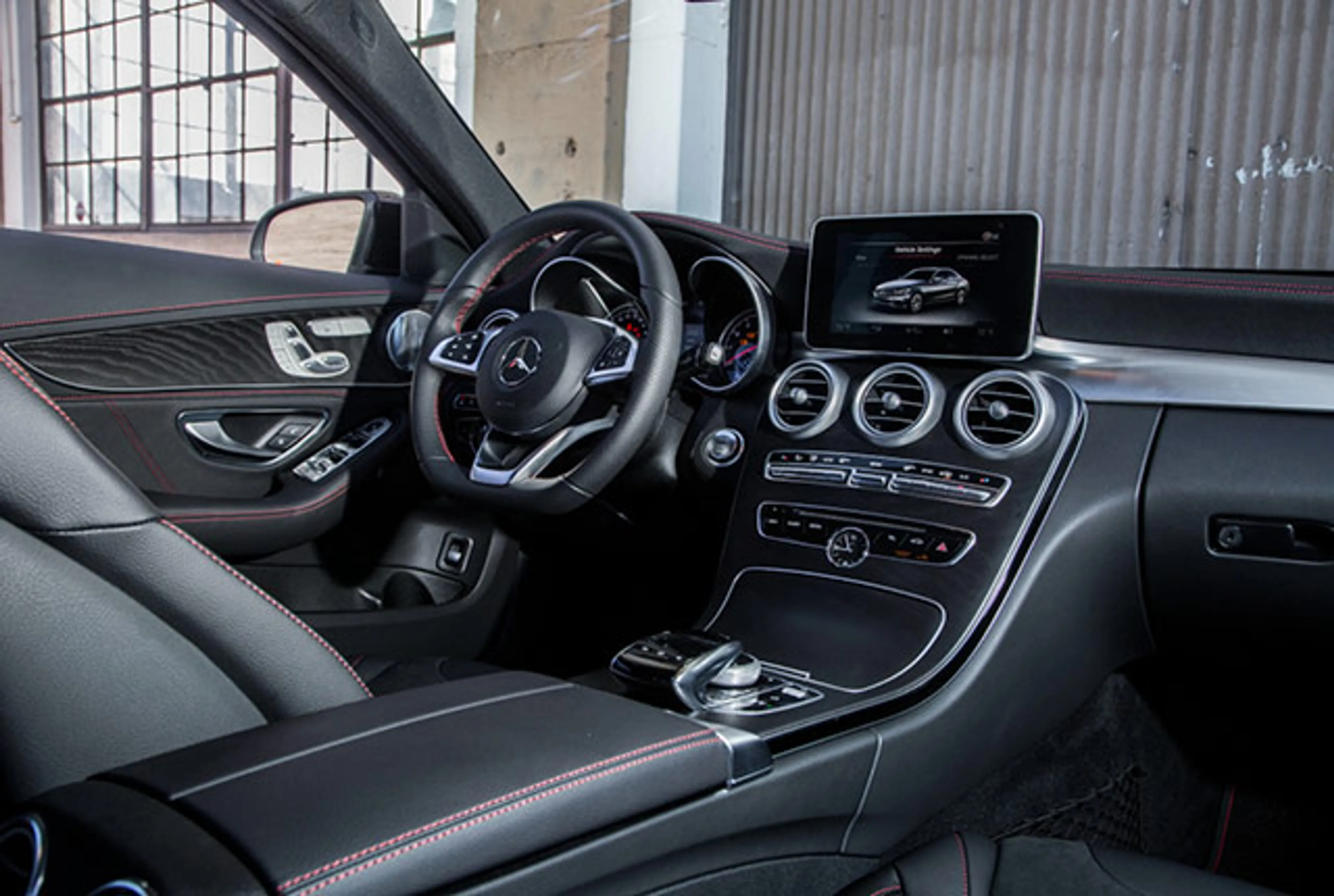 2015 Mercedes-Benz C-Class C 200 Avantgarde thumbnail 3