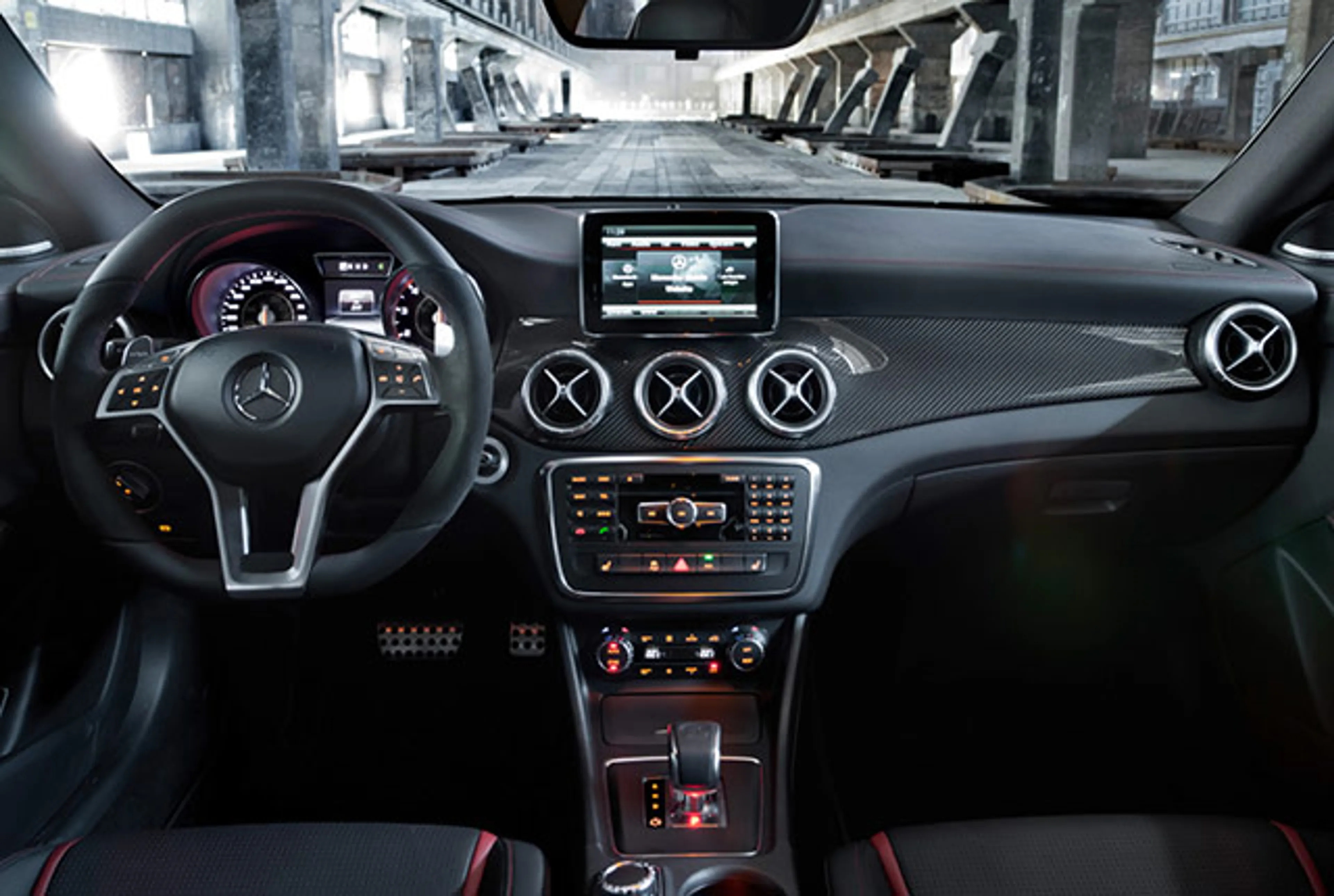Mercedes-Benz CLA-Class thumbnail 3