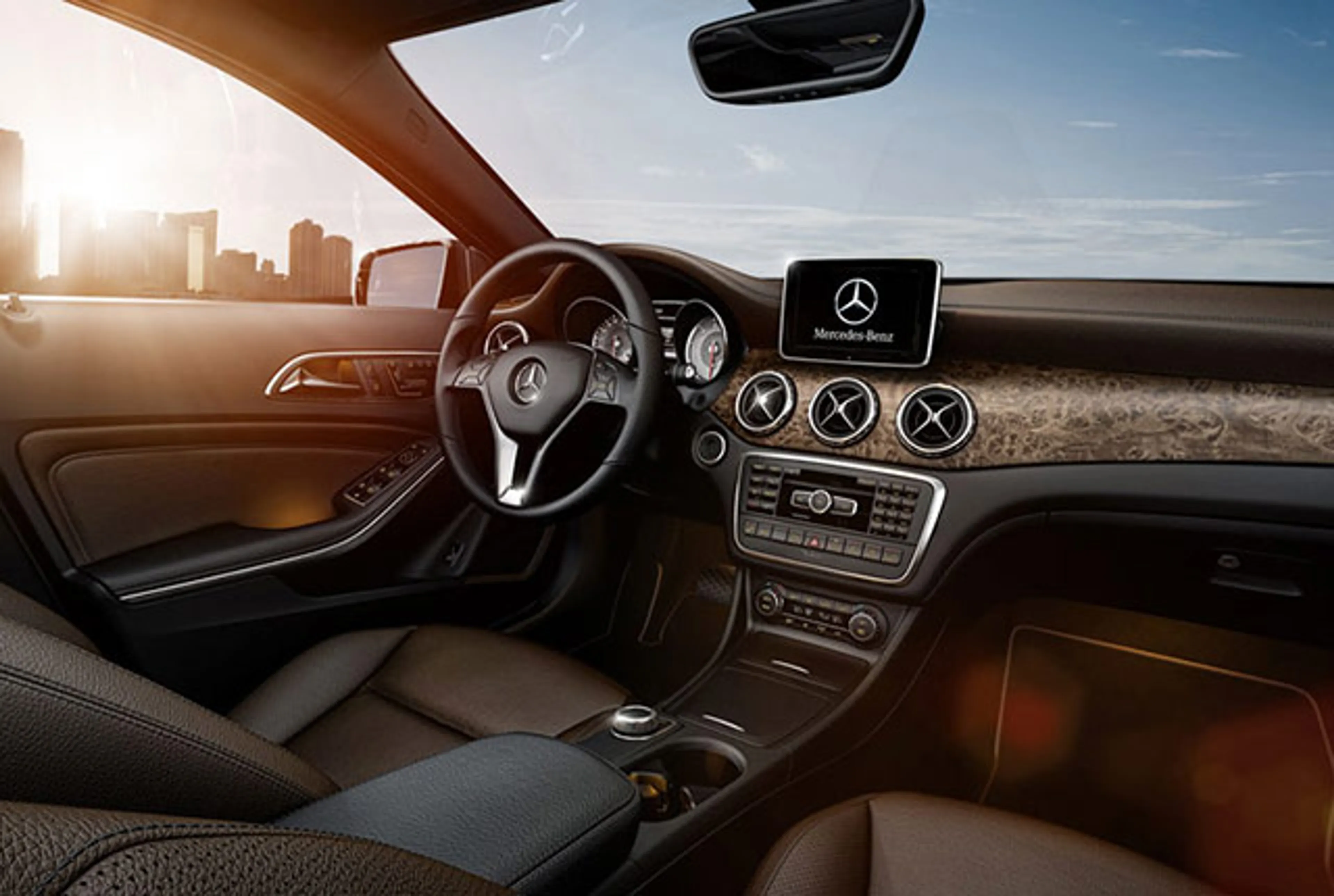 Mercedes-Benz GLA-Class thumbnail 3