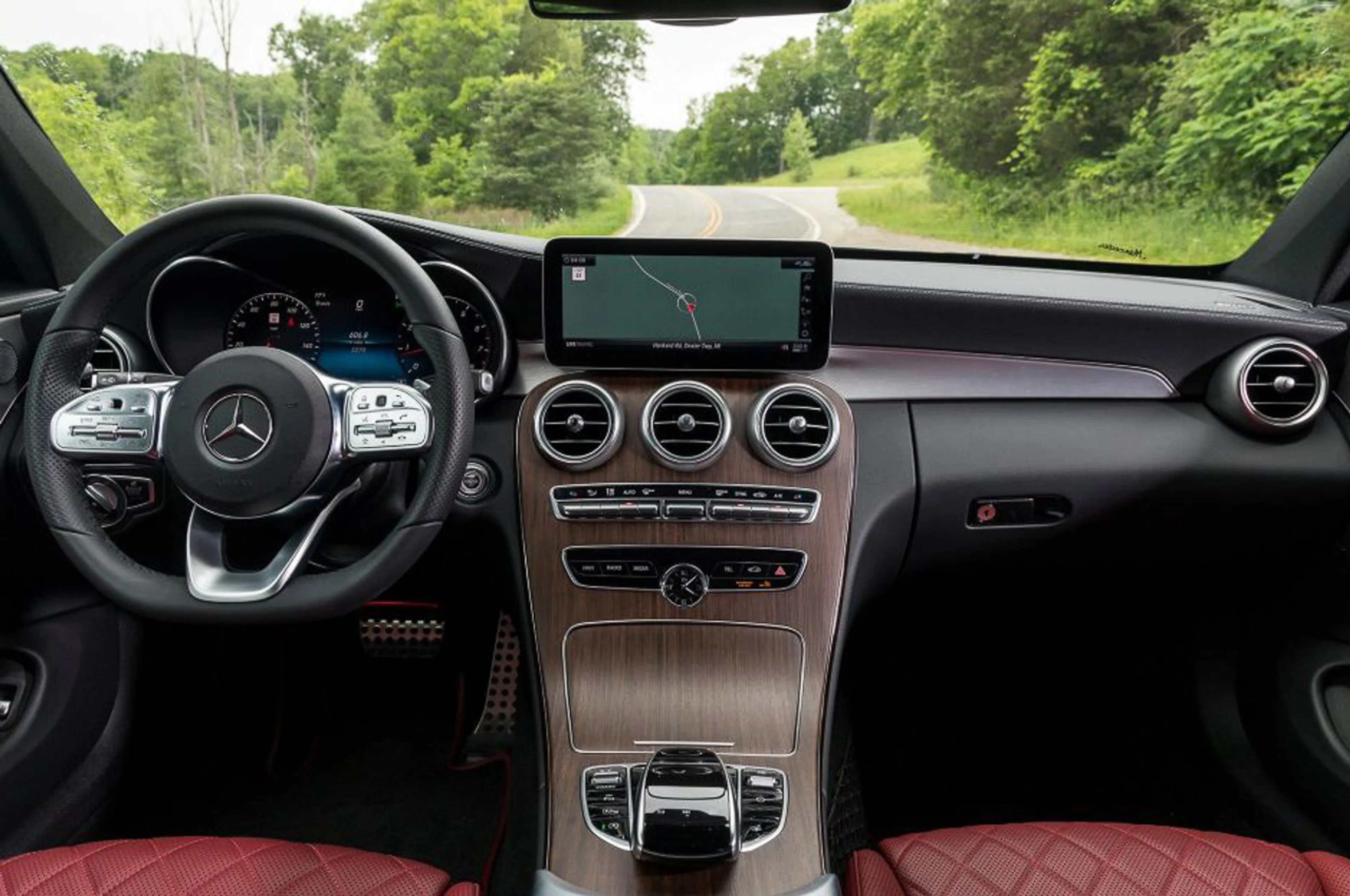 Mercedes-Benz C-Class Coupe thumbnail 3