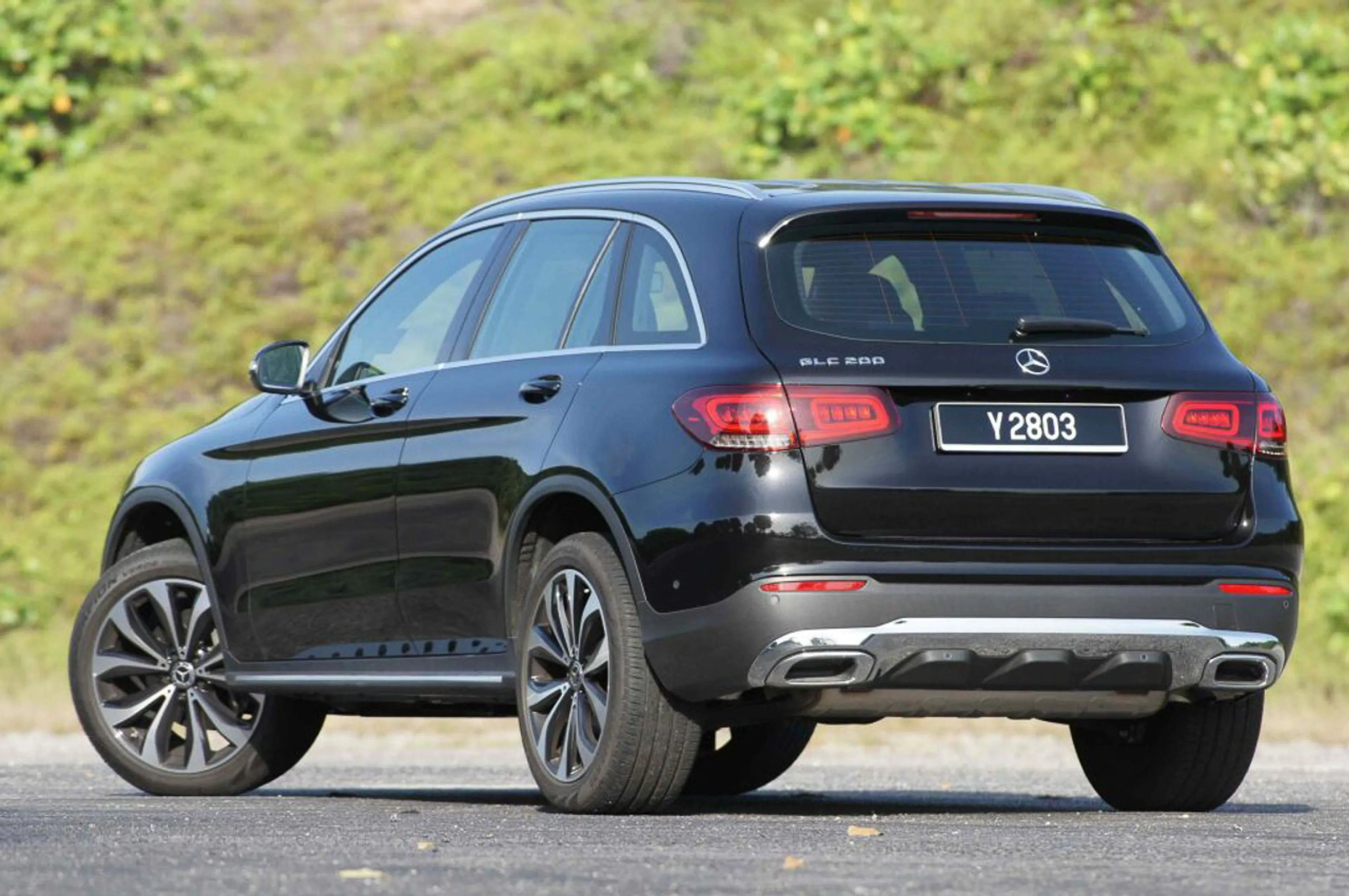 2020 Mercedes-Benz GLC 200 thumbnail 2